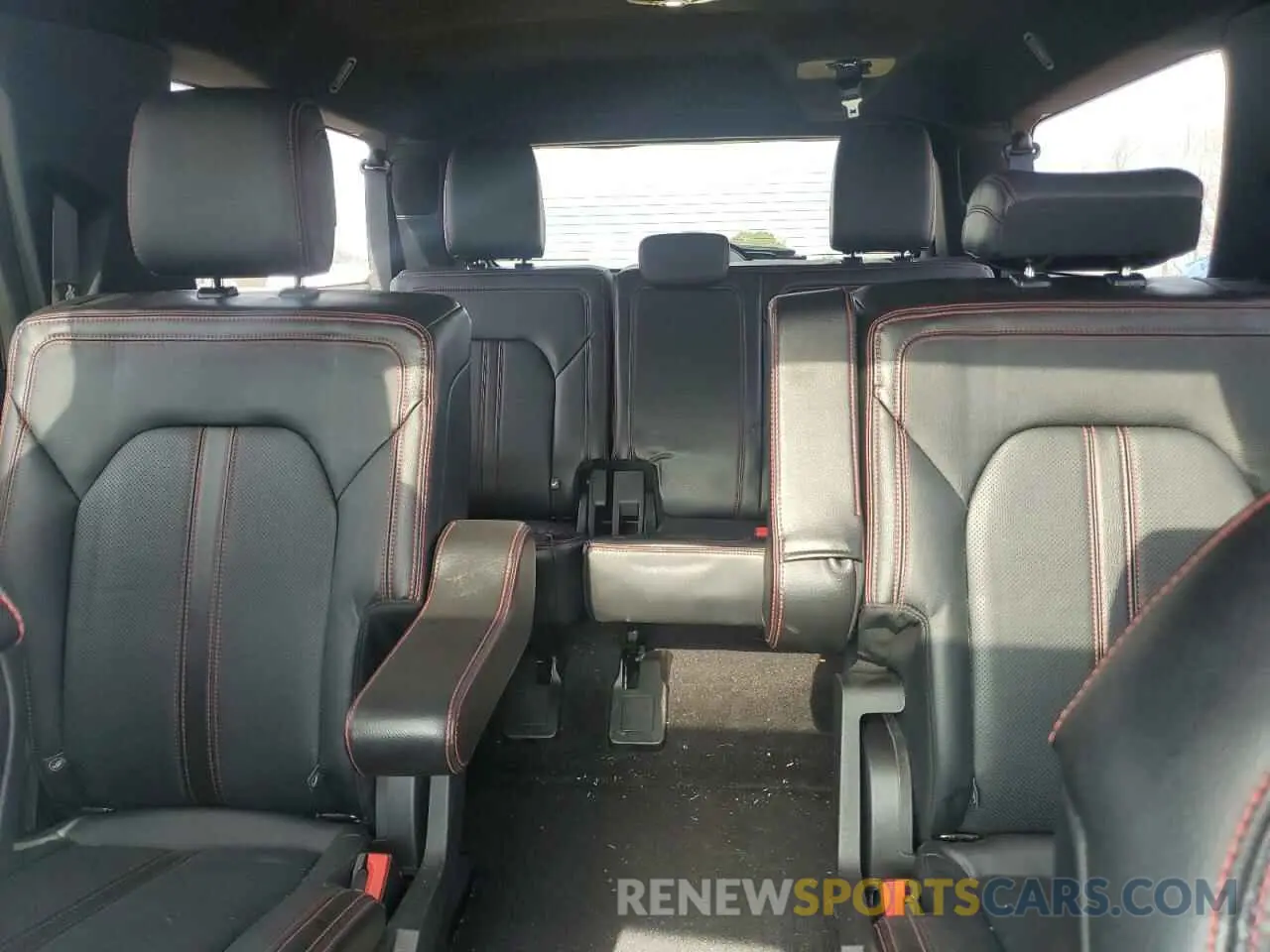 10 Photograph of a damaged car 1FMJK2AT5KEA88046 FORD EXPEDITION 2019