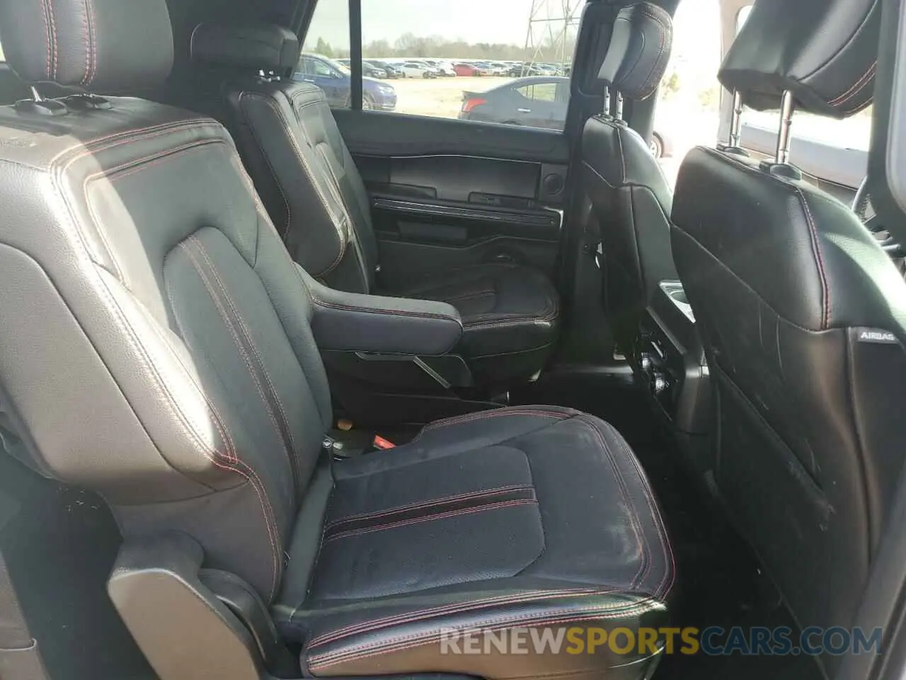 11 Photograph of a damaged car 1FMJK2AT5KEA88046 FORD EXPEDITION 2019
