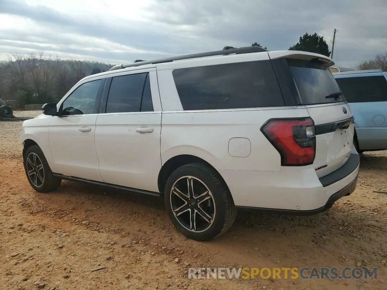 2 Photograph of a damaged car 1FMJK2AT5KEA88046 FORD EXPEDITION 2019
