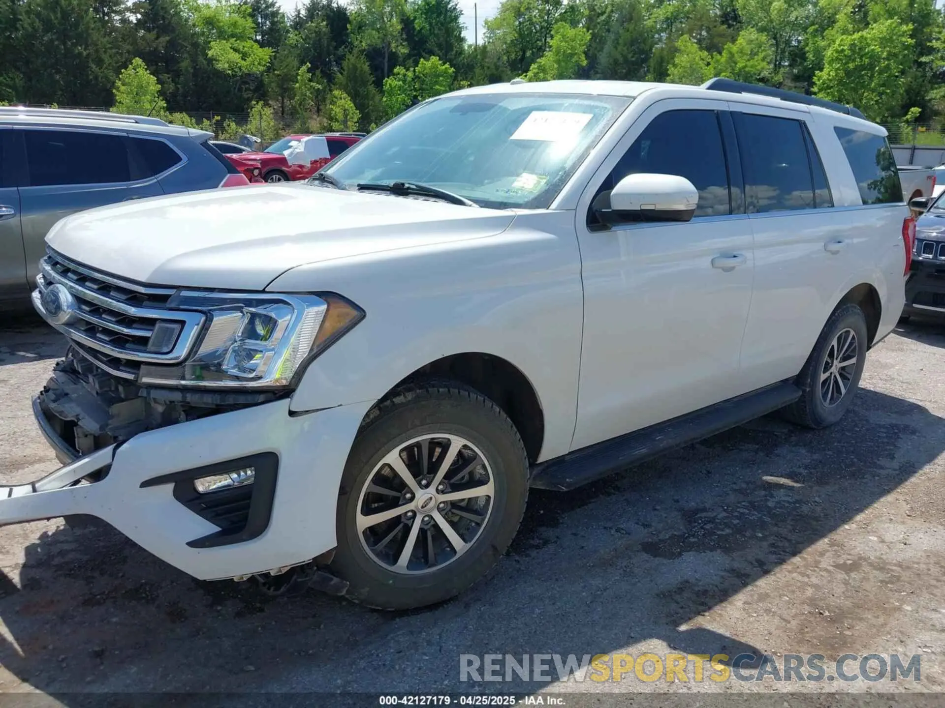 2 Photograph of a damaged car 1FMJU1HT1KEA85882 FORD EXPEDITION 2019