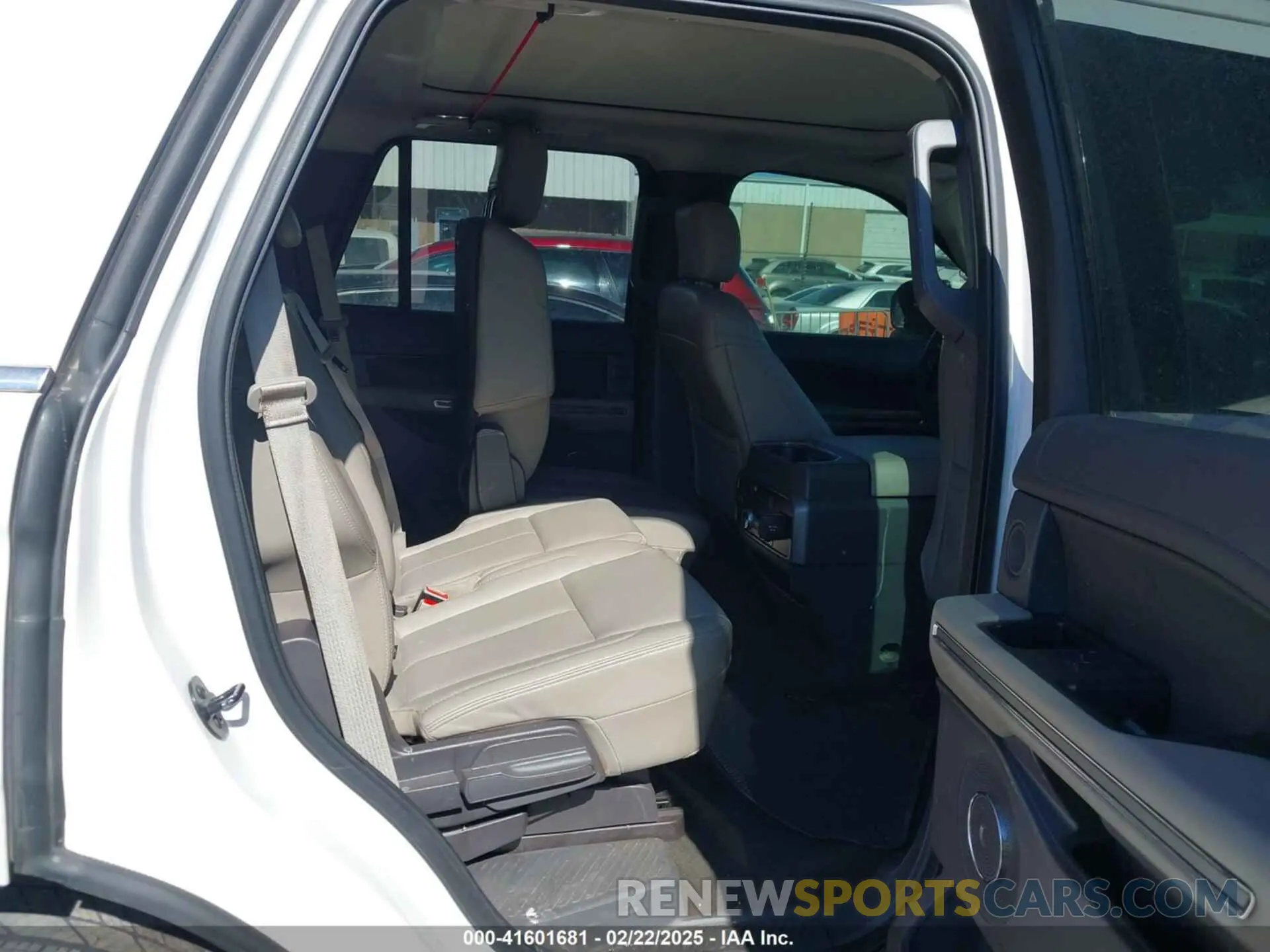 8 Фотография поврежденного автомобиля 1FMJU1HT3KEA12044 FORD EXPEDITION 2019