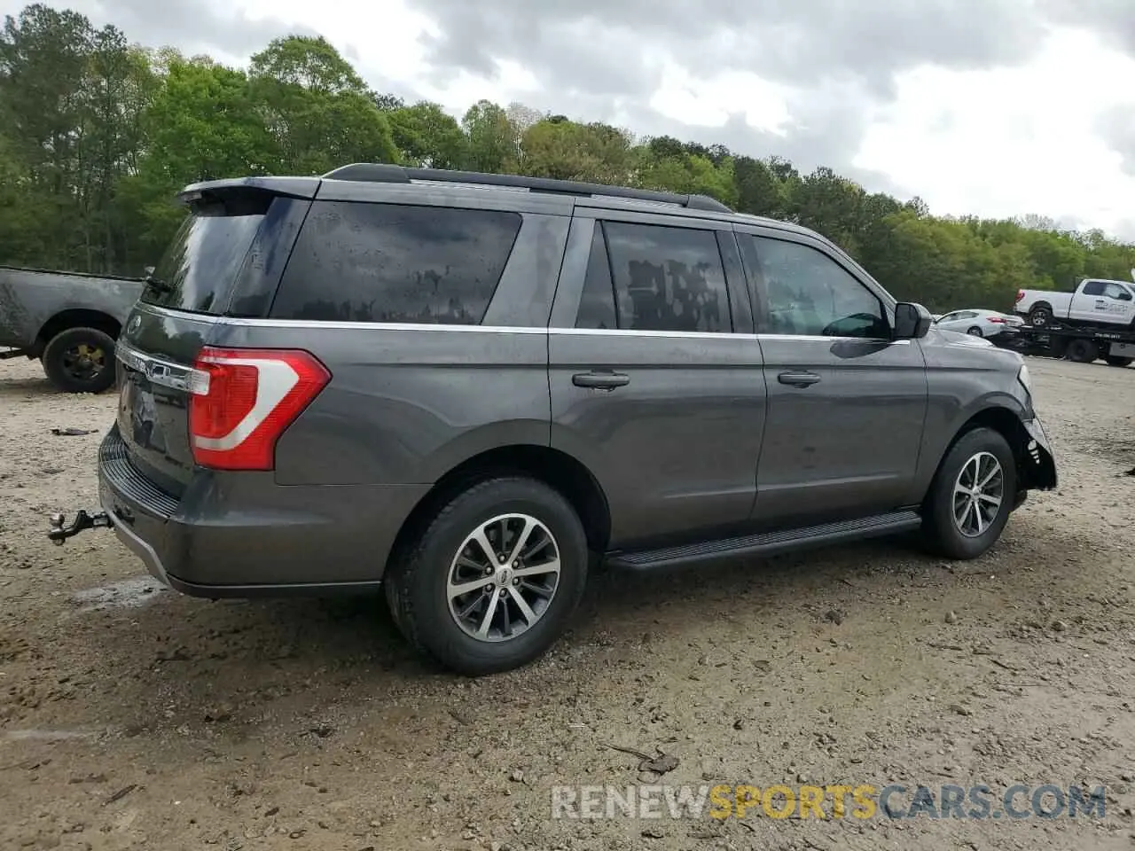3 Photograph of a damaged car 1FMJU1HT3KEA75175 FORD EXPEDITION 2019