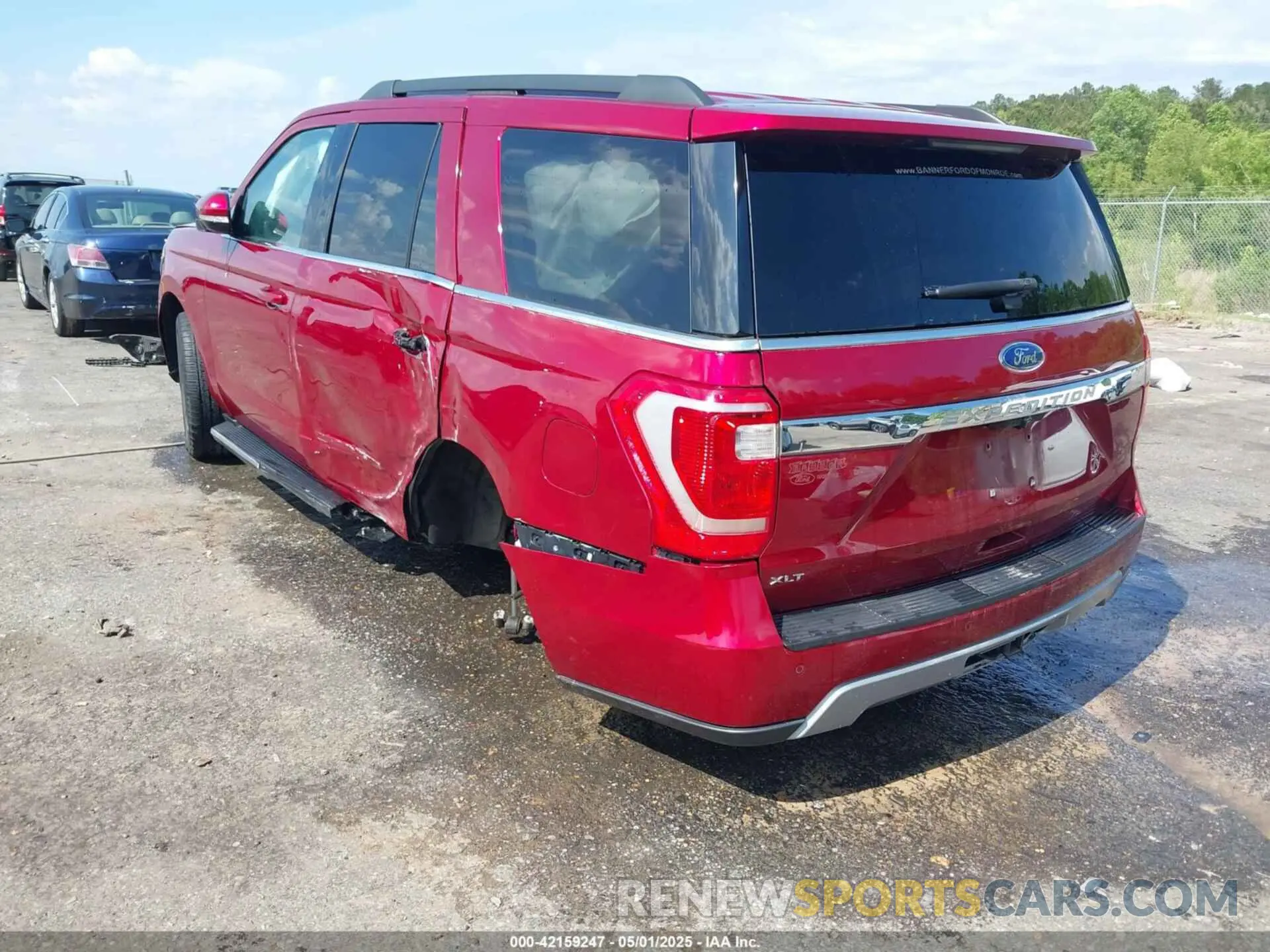 3 Photograph of a damaged car 1FMJU1HT5KEA71256 FORD EXPEDITION 2019