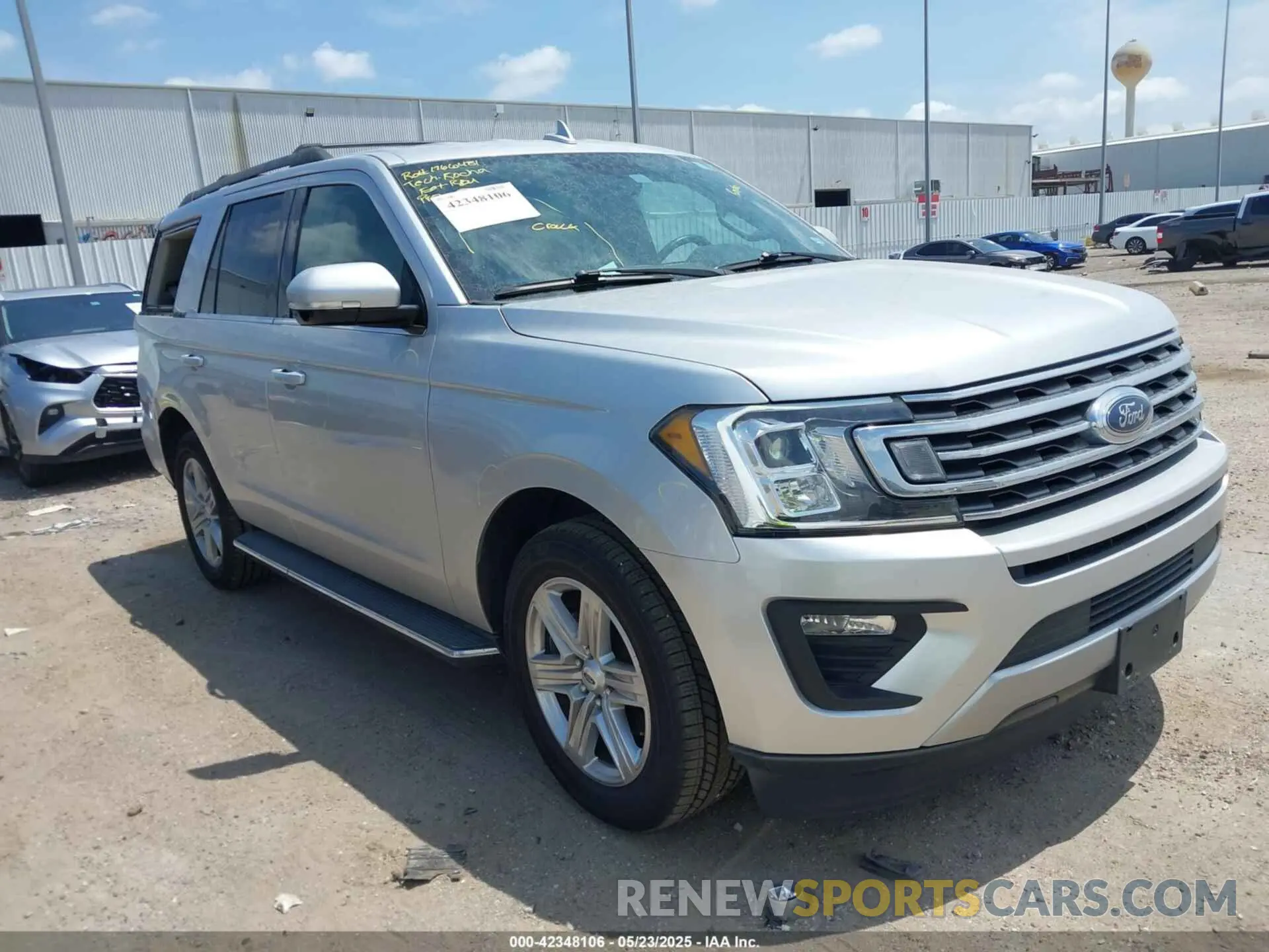 1 Photograph of a damaged car 1FMJU1HTXKEA16110 FORD EXPEDITION 2019