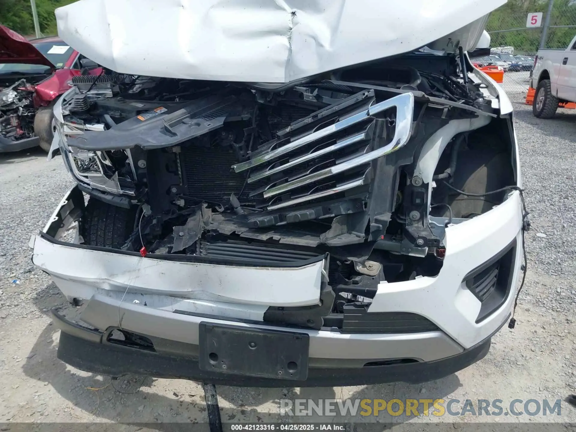 6 Photograph of a damaged car 1FMJU1JT0KEA72504 FORD EXPEDITION 2019