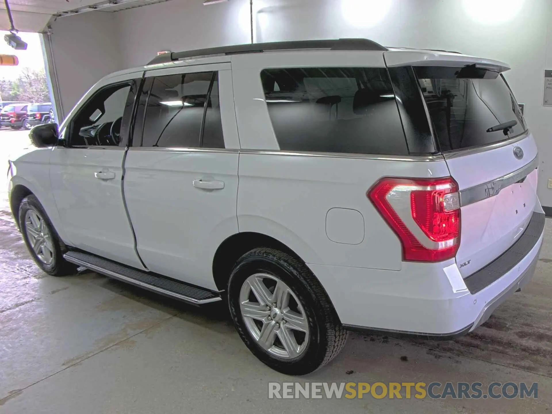 9 Photograph of a damaged car 1FMJU1JT0KEA88556 FORD EXPEDITION 2019