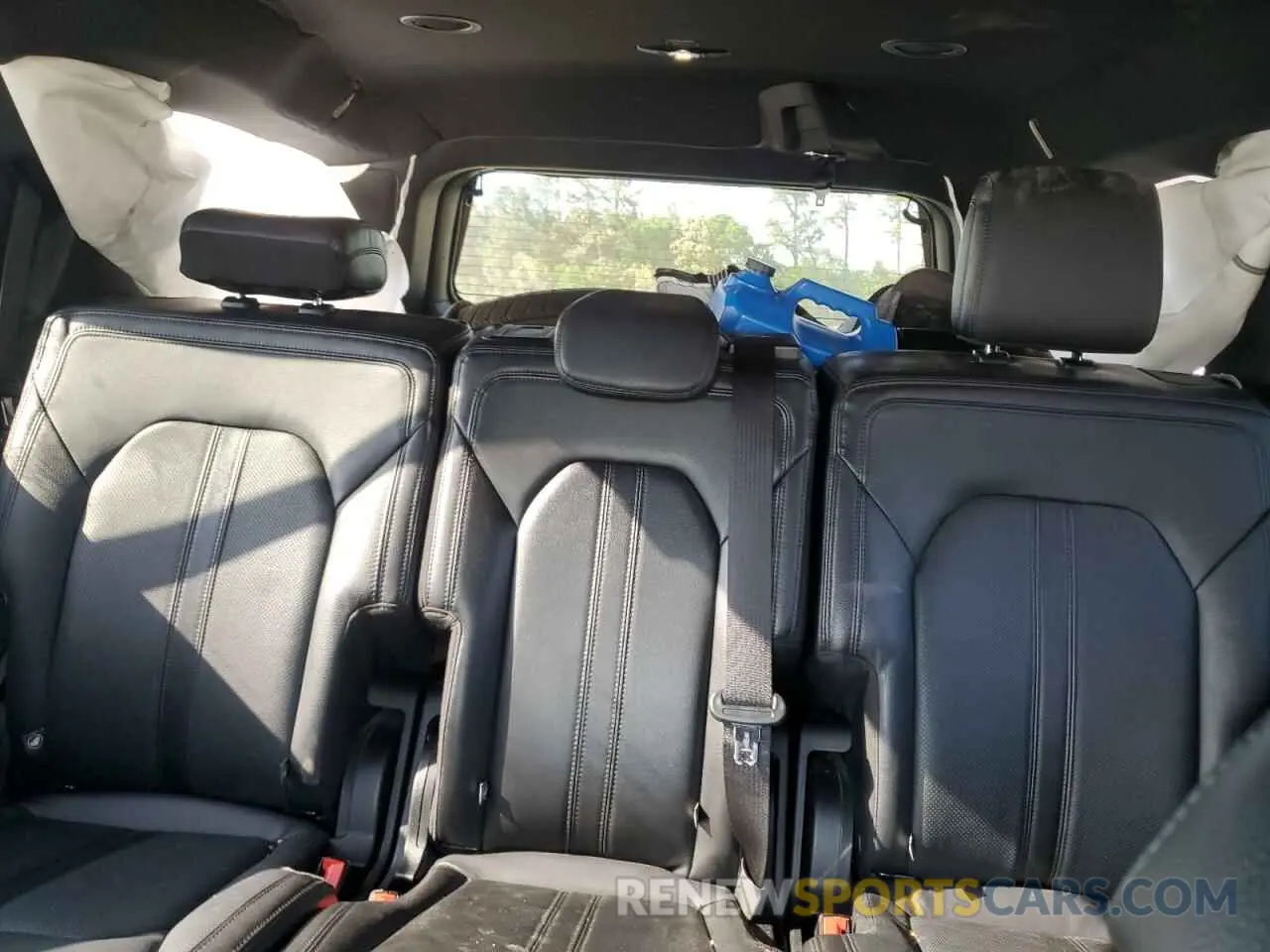 10 Photograph of a damaged car 1FMJU1KT6KEA84817 FORD EXPEDITION 2019