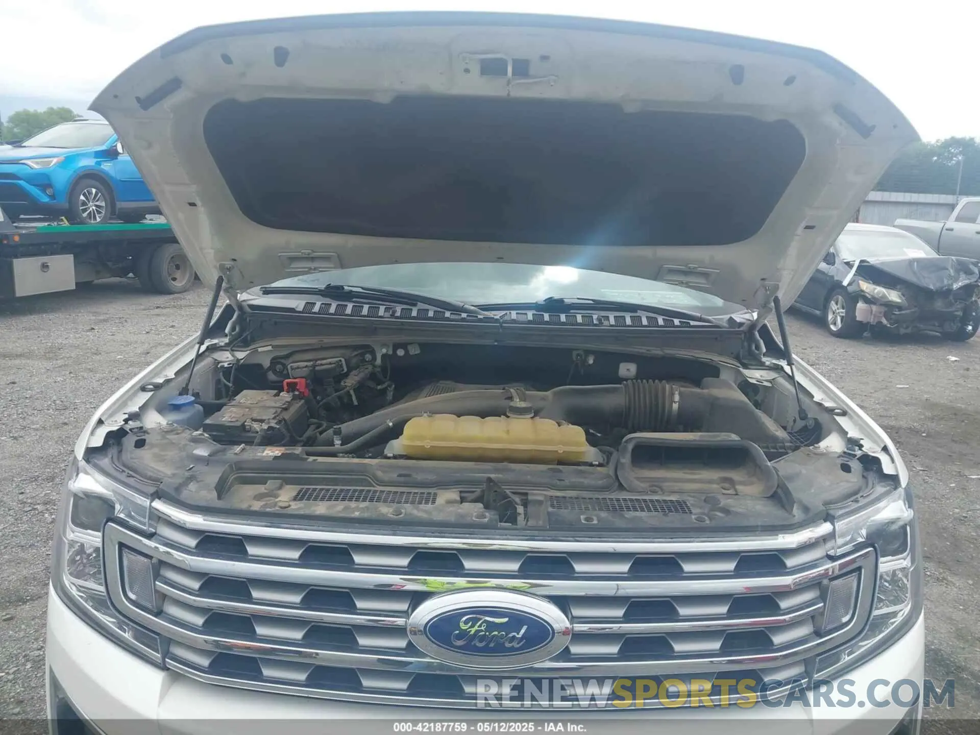 10 Photograph of a damaged car 1FMJU1KT8KEA84883 FORD EXPEDITION 2019