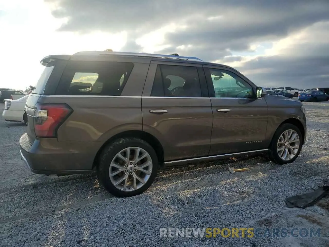 3 Photograph of a damaged car 1FMJU1LTXKEA56503 FORD EXPEDITION 2019