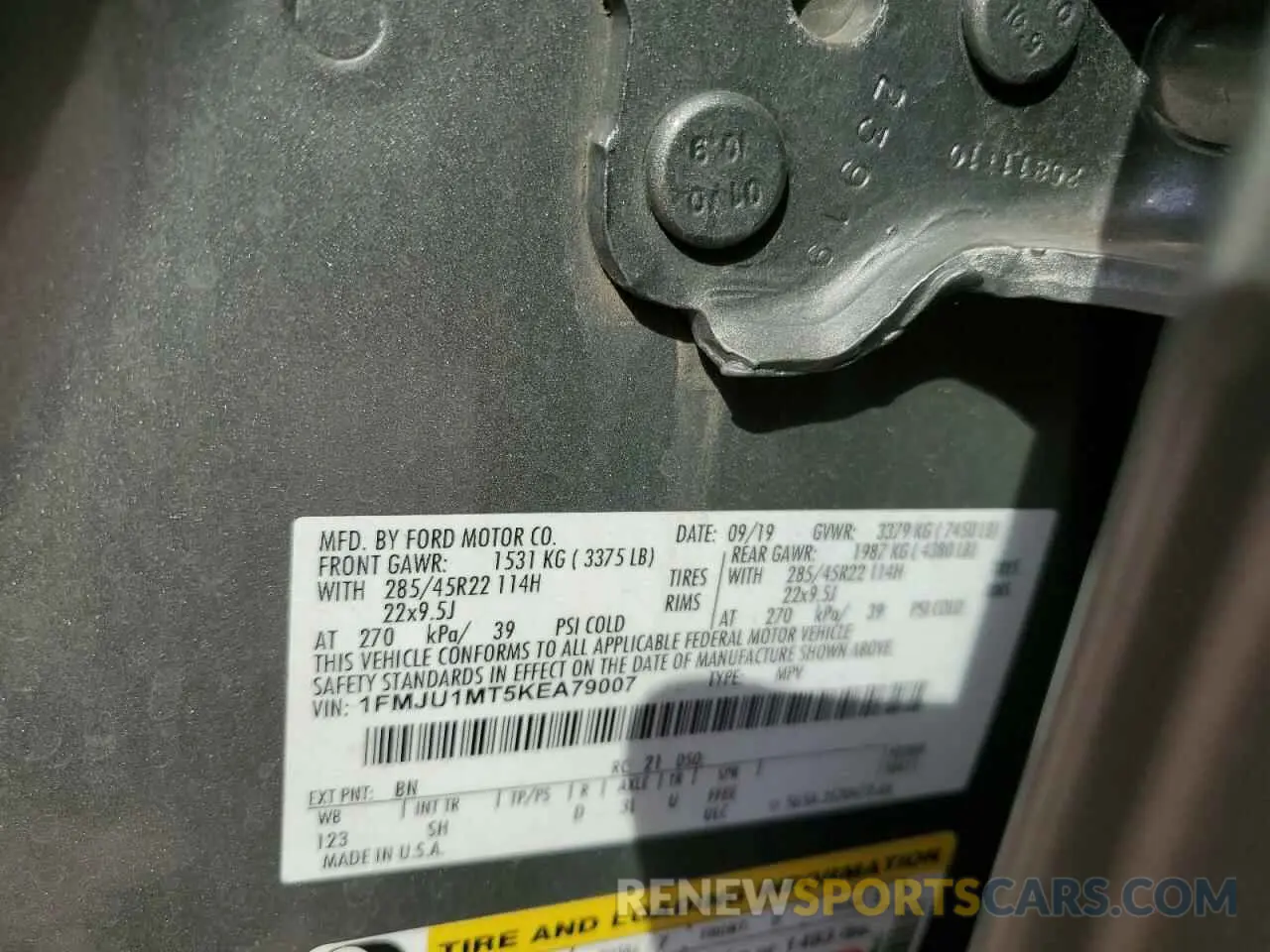 16 Photograph of a damaged car 1FMJU1MT5KEA79007 FORD EXPEDITION 2019