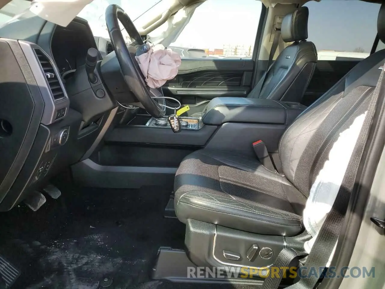 7 Photograph of a damaged car 1FMJU1MT5KEA79007 FORD EXPEDITION 2019