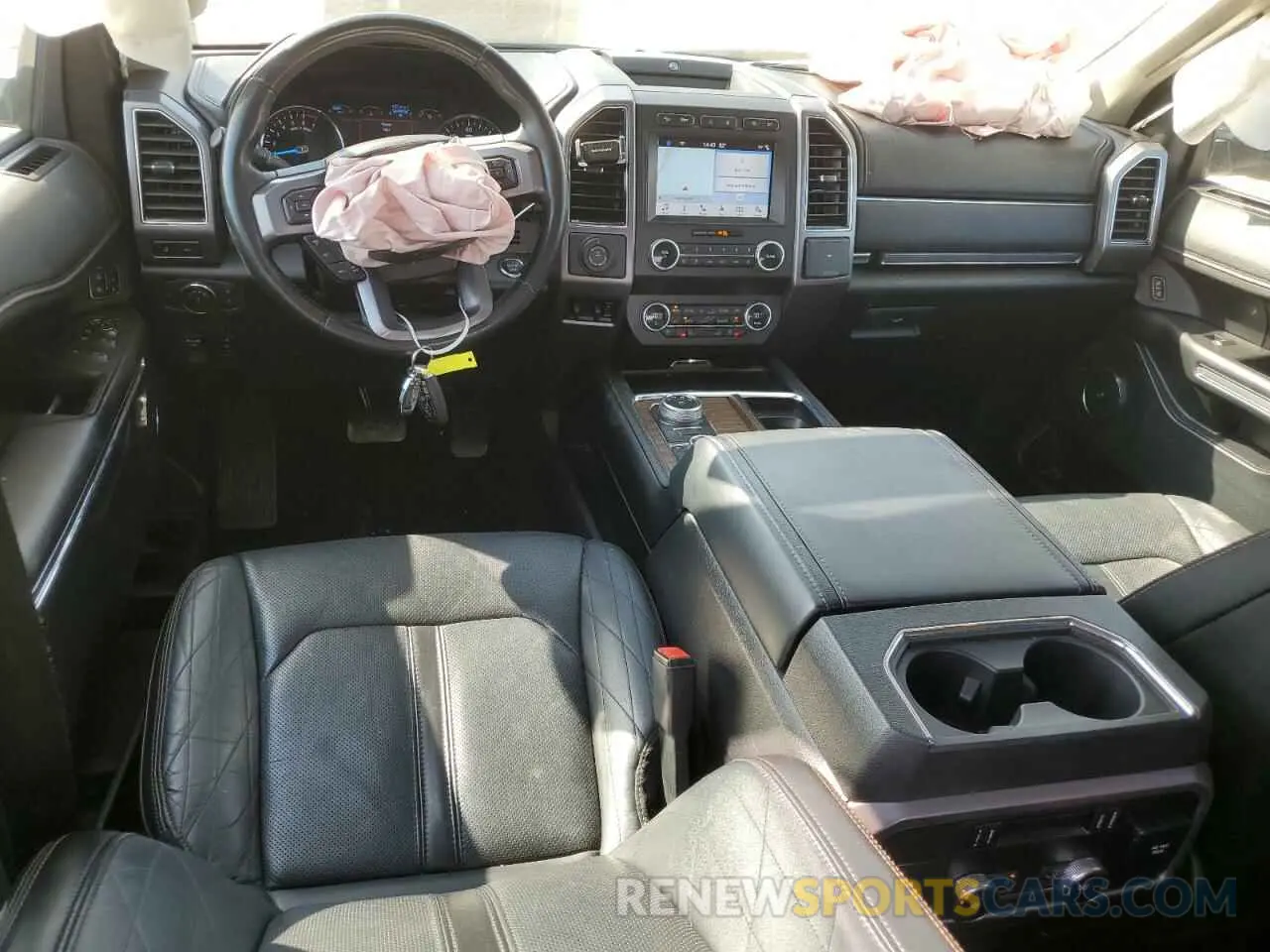 8 Photograph of a damaged car 1FMJU1MT5KEA79007 FORD EXPEDITION 2019