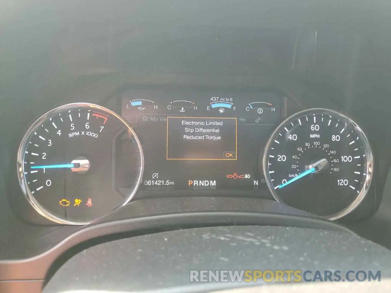 9 Photograph of a damaged car 1FMJU1MT5KEA79007 FORD EXPEDITION 2019