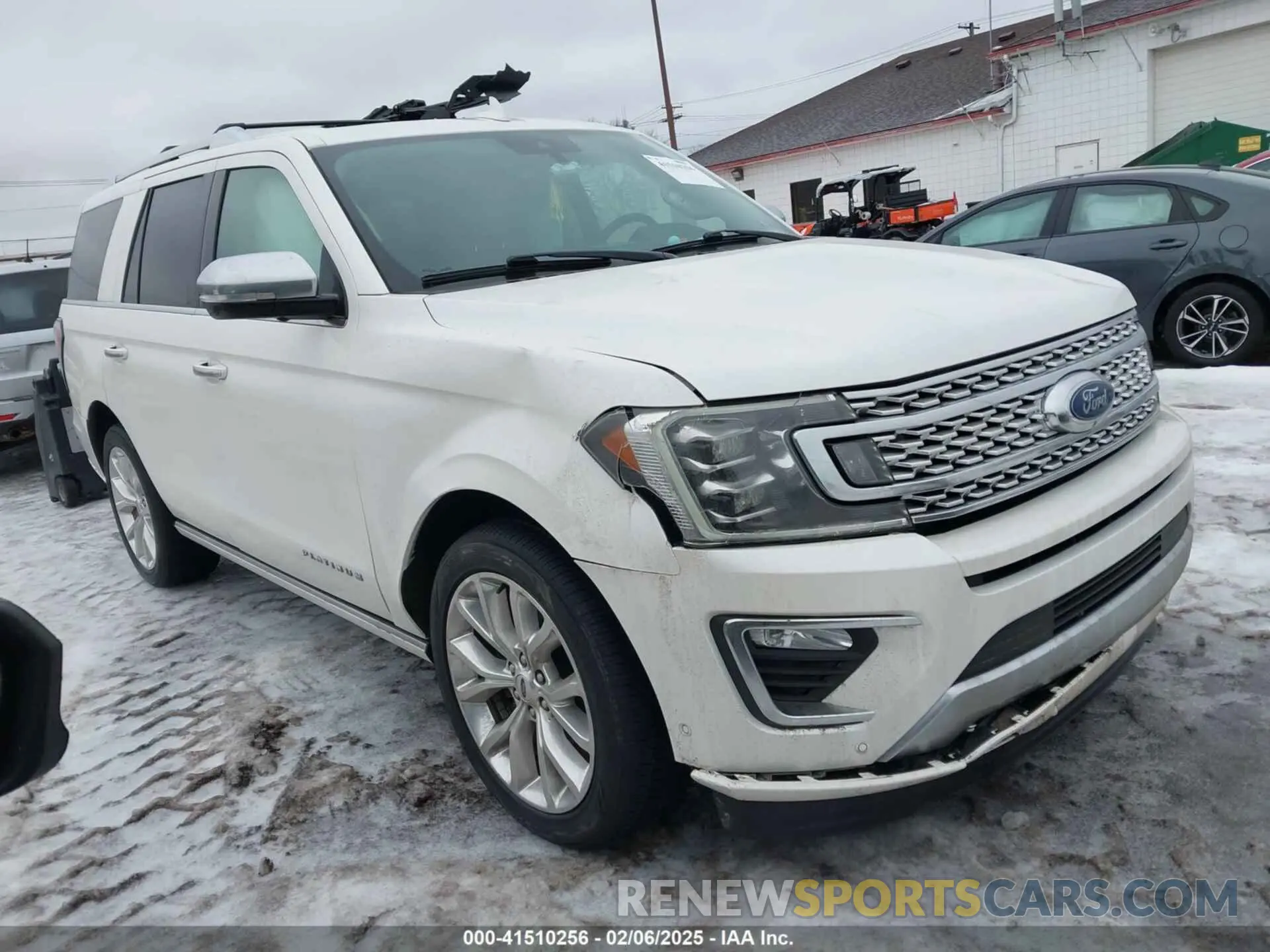 1 Photograph of a damaged car 1FMJU1MT8KEA24308 FORD EXPEDITION 2019