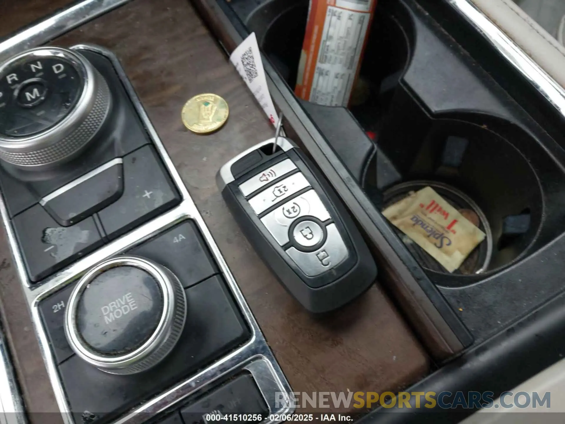 11 Photograph of a damaged car 1FMJU1MT8KEA24308 FORD EXPEDITION 2019