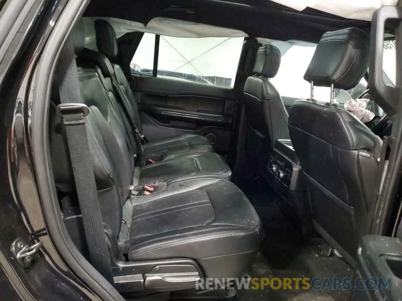 12 Photograph of a damaged car 1FMJU2AT6KEA00048 FORD EXPEDITION 2019