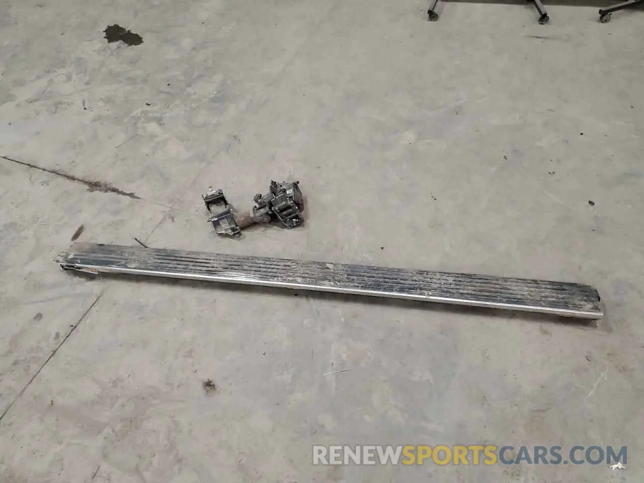 15 Photograph of a damaged car 1FMJU2AT6KEA00048 FORD EXPEDITION 2019