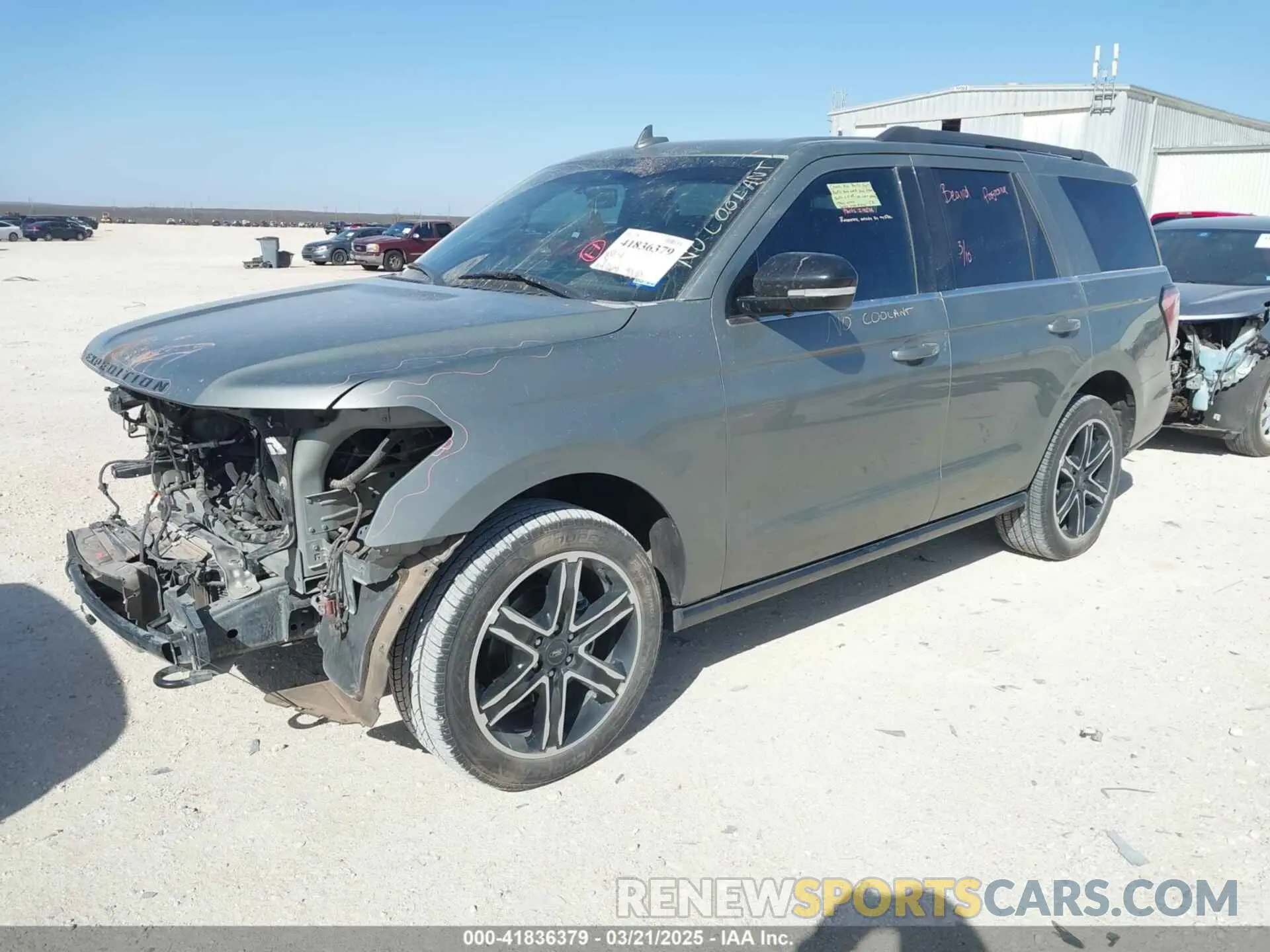 2 Photograph of a damaged car 1FMJU2AT6KEA37892 FORD EXPEDITION 2019