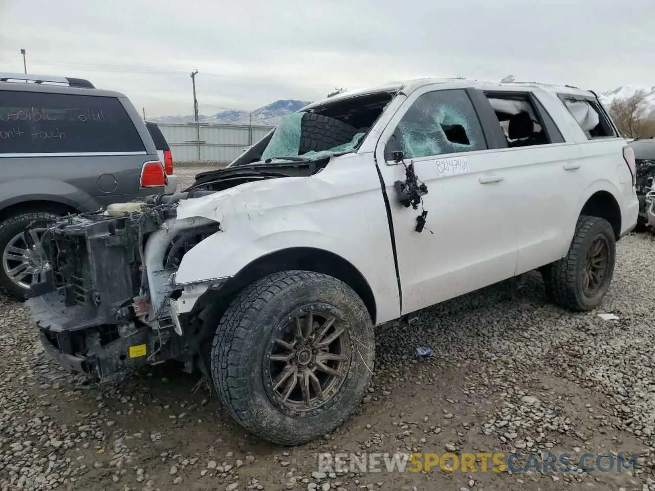 1 Photograph of a damaged car 1FMJU2AT9KEA80767 FORD EXPEDITION 2019