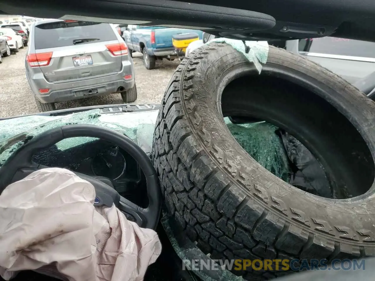 8 Photograph of a damaged car 1FMJU2AT9KEA80767 FORD EXPEDITION 2019