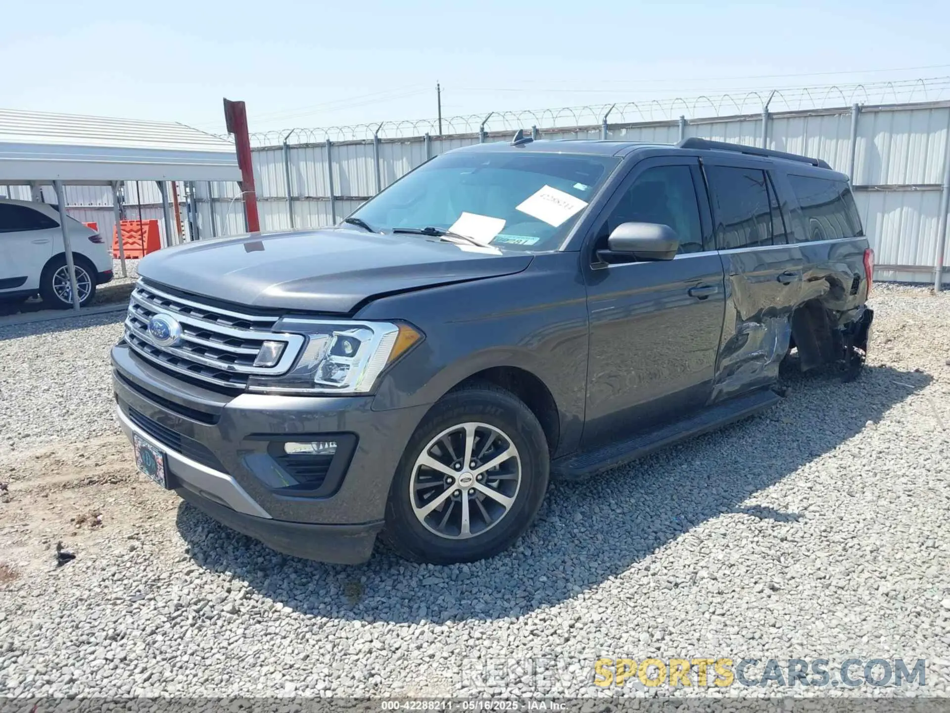 2 Photograph of a damaged car 1FMJK1HT9LEA70229 FORD EXPEDITION 2020