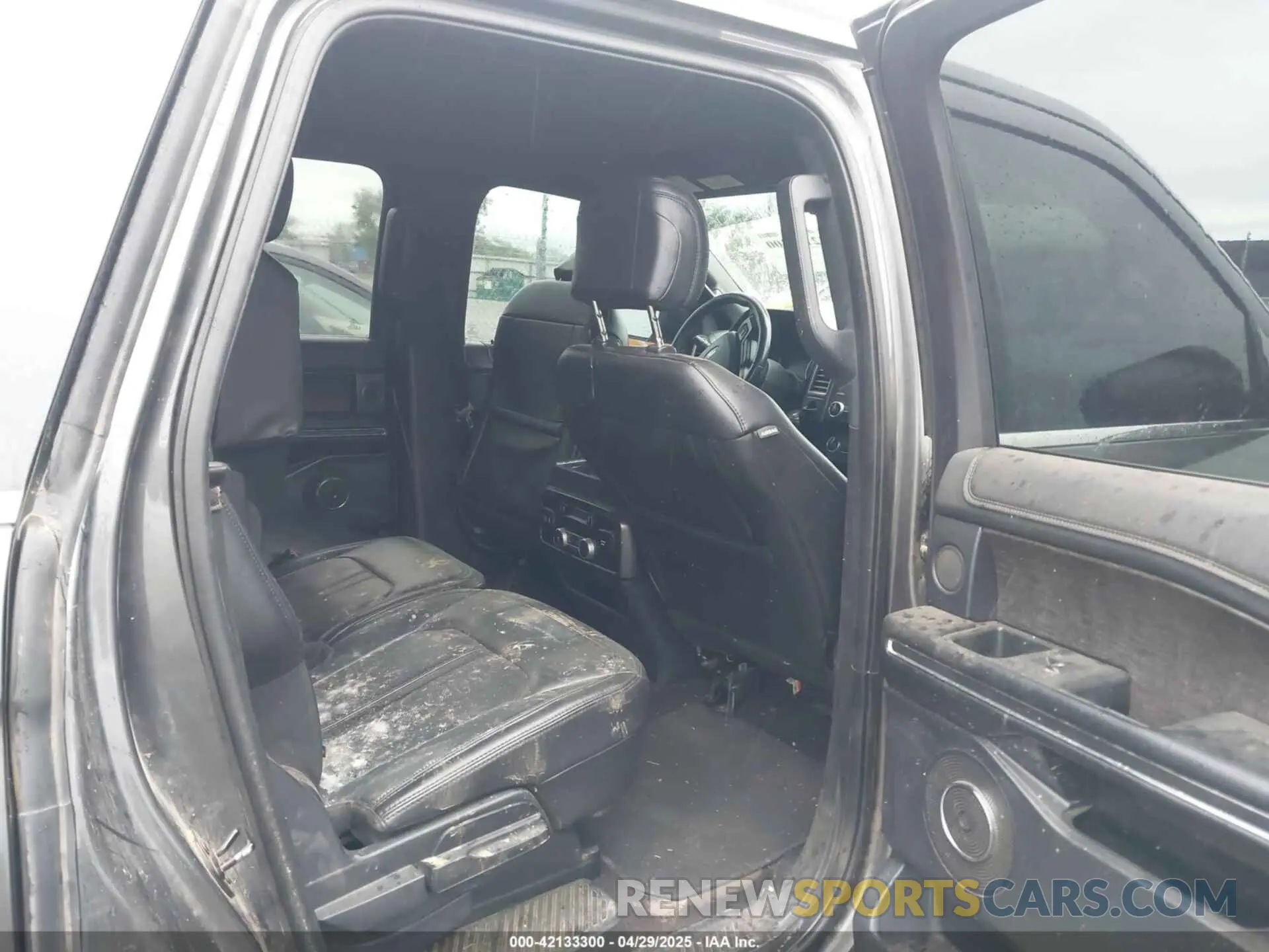 8 Photograph of a damaged car 1FMJK1KT3LEA11718 FORD EXPEDITION 2020