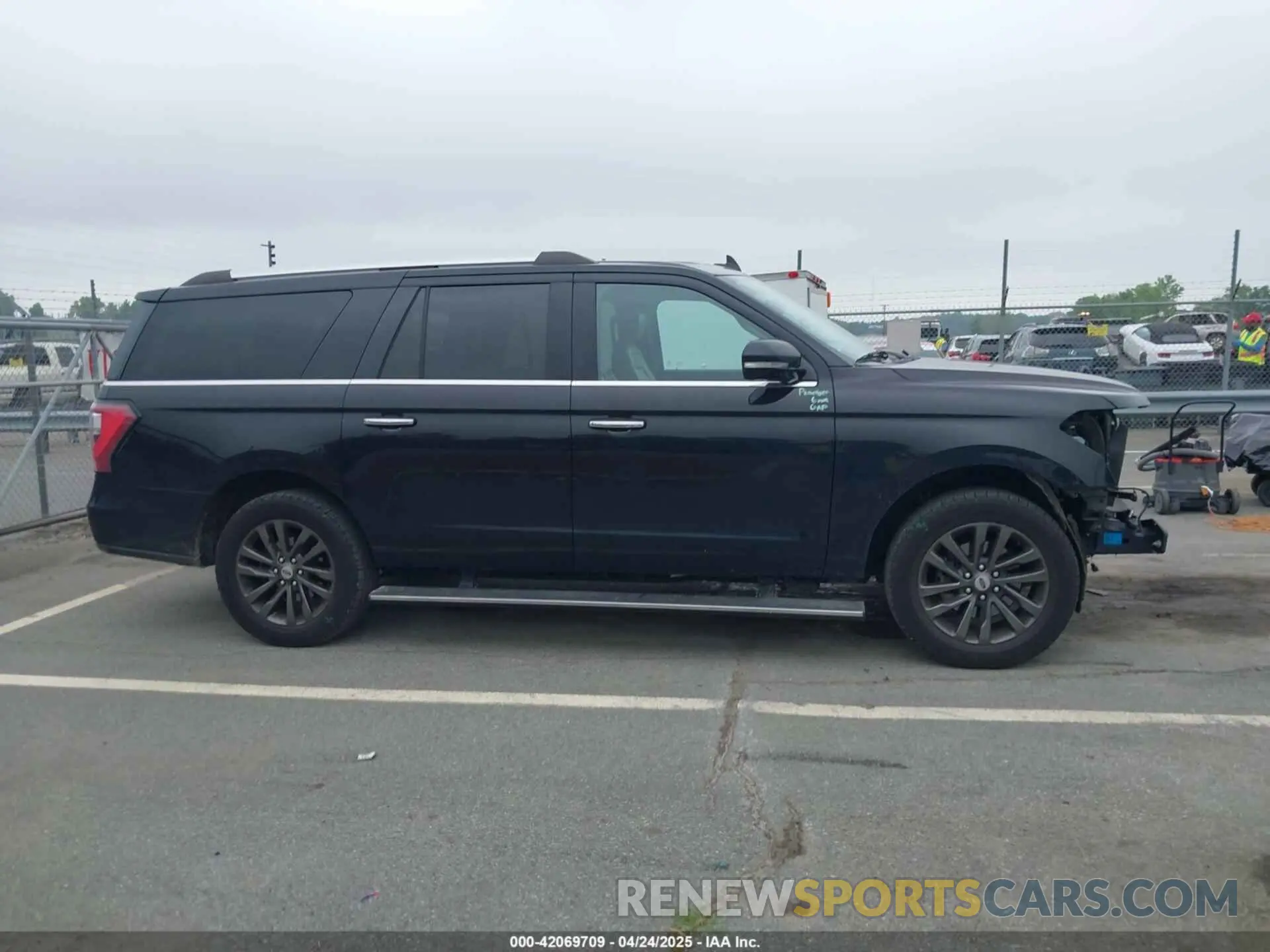 13 Фотография поврежденного автомобиля 1FMJK1KT8LEA11679 FORD EXPEDITION 2020