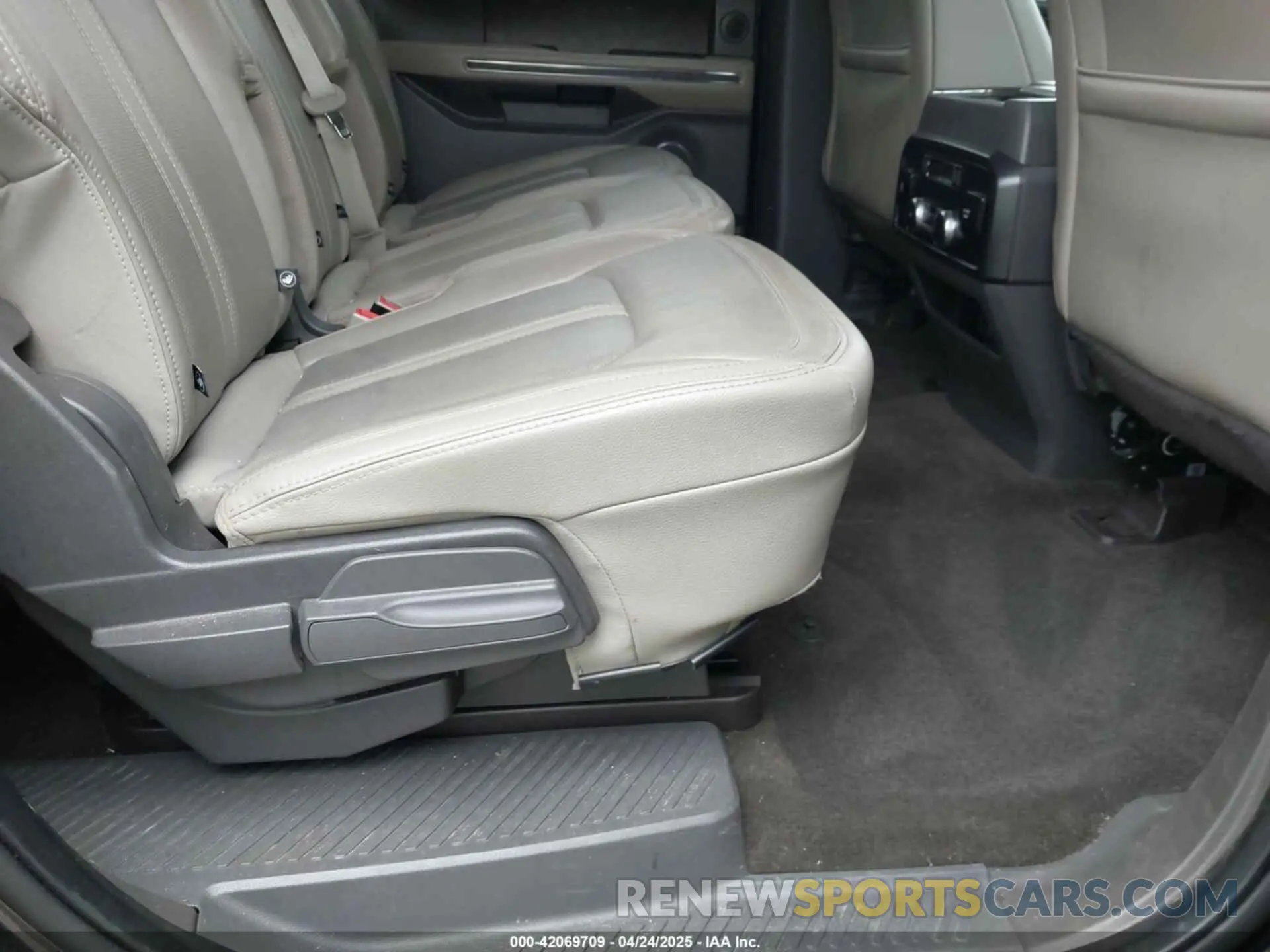 8 Фотография поврежденного автомобиля 1FMJK1KT8LEA11679 FORD EXPEDITION 2020