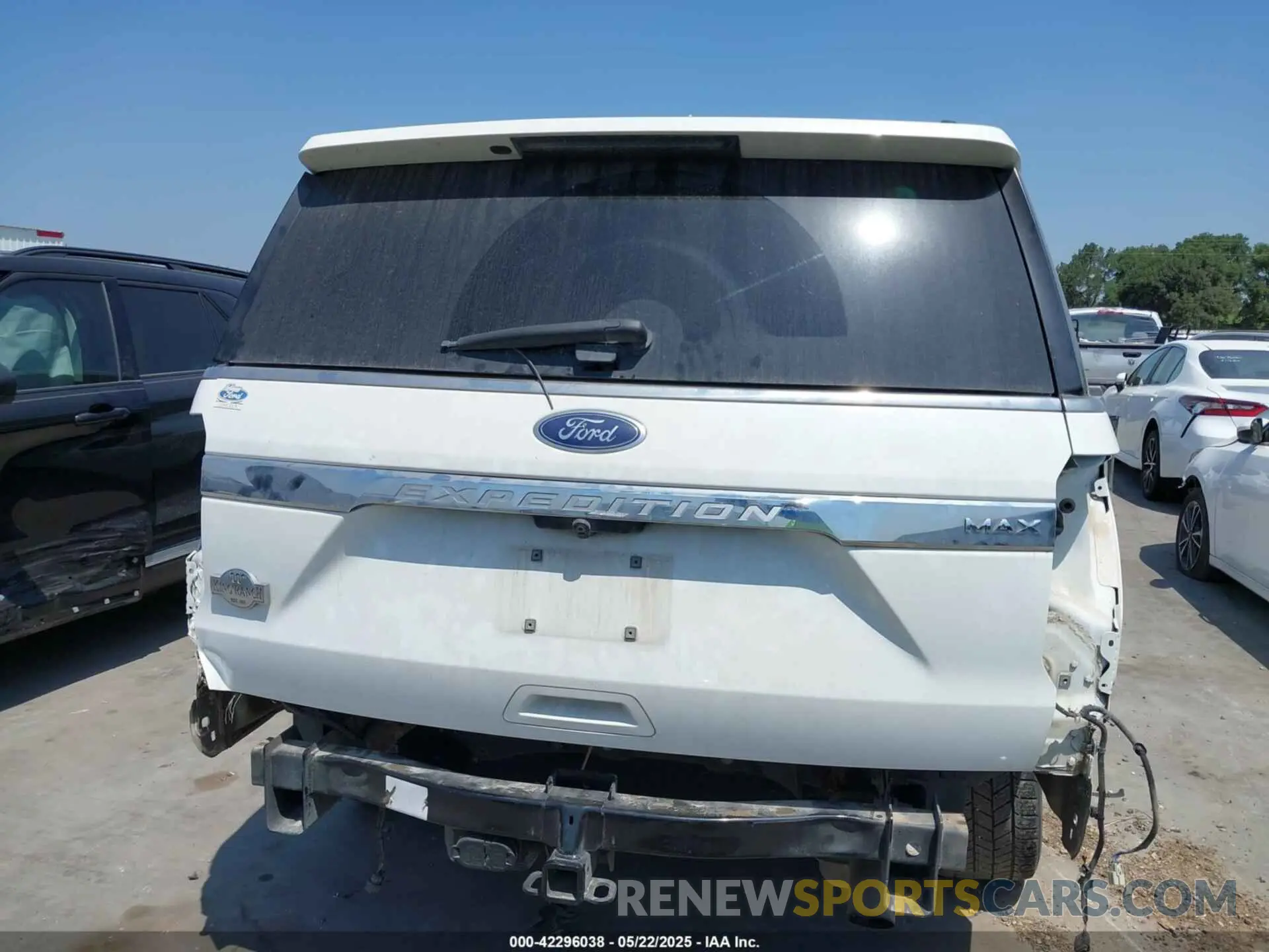 17 Photograph of a damaged car 1FMJK1NT5LEA43954 FORD EXPEDITION 2020