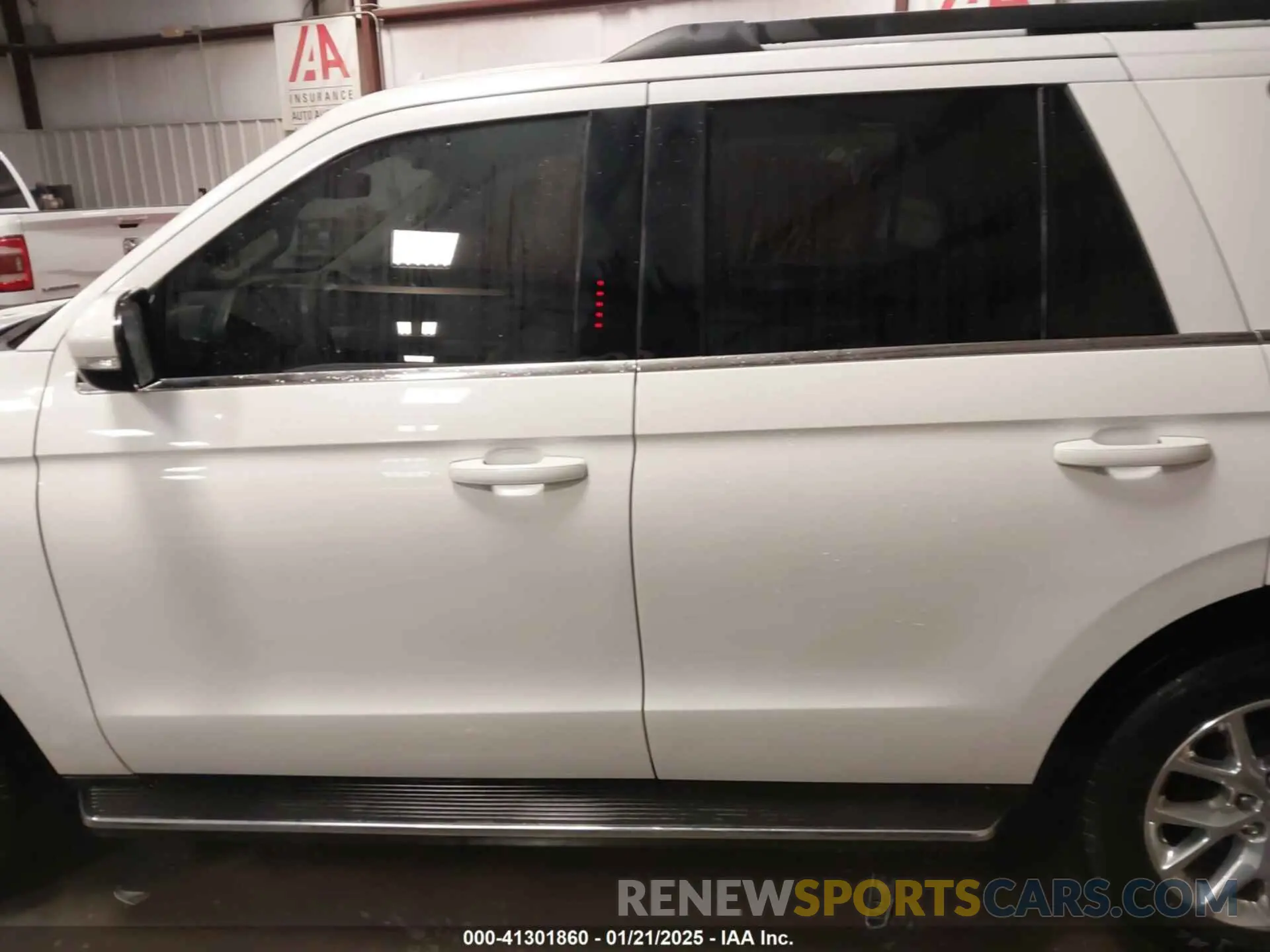 14 Photograph of a damaged car 1FMJU1HT1LEA79193 FORD EXPEDITION 2020