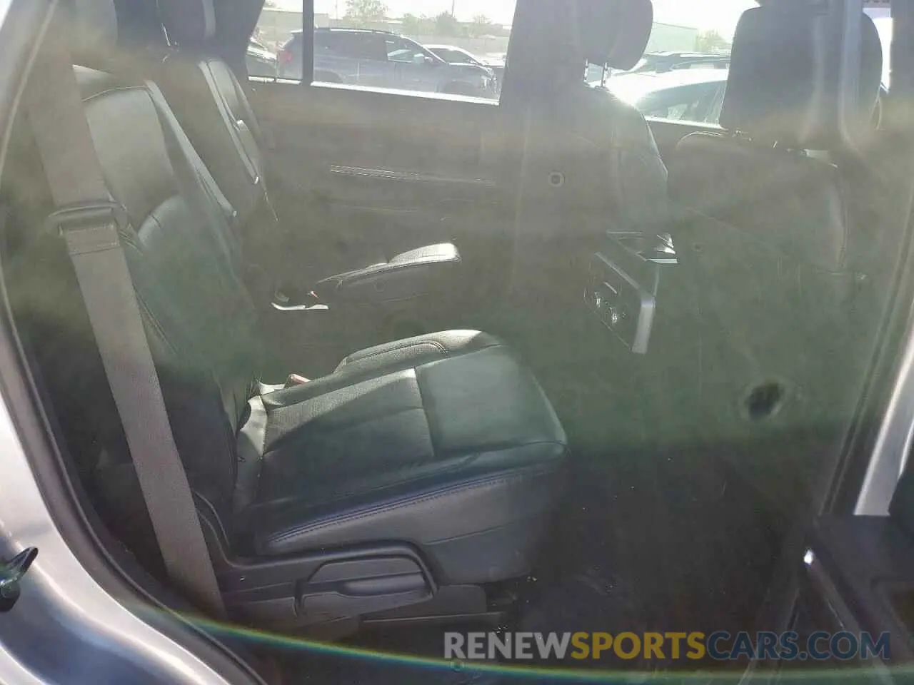 11 Photograph of a damaged car 1FMJU1HT5LEA18302 FORD EXPEDITION 2020