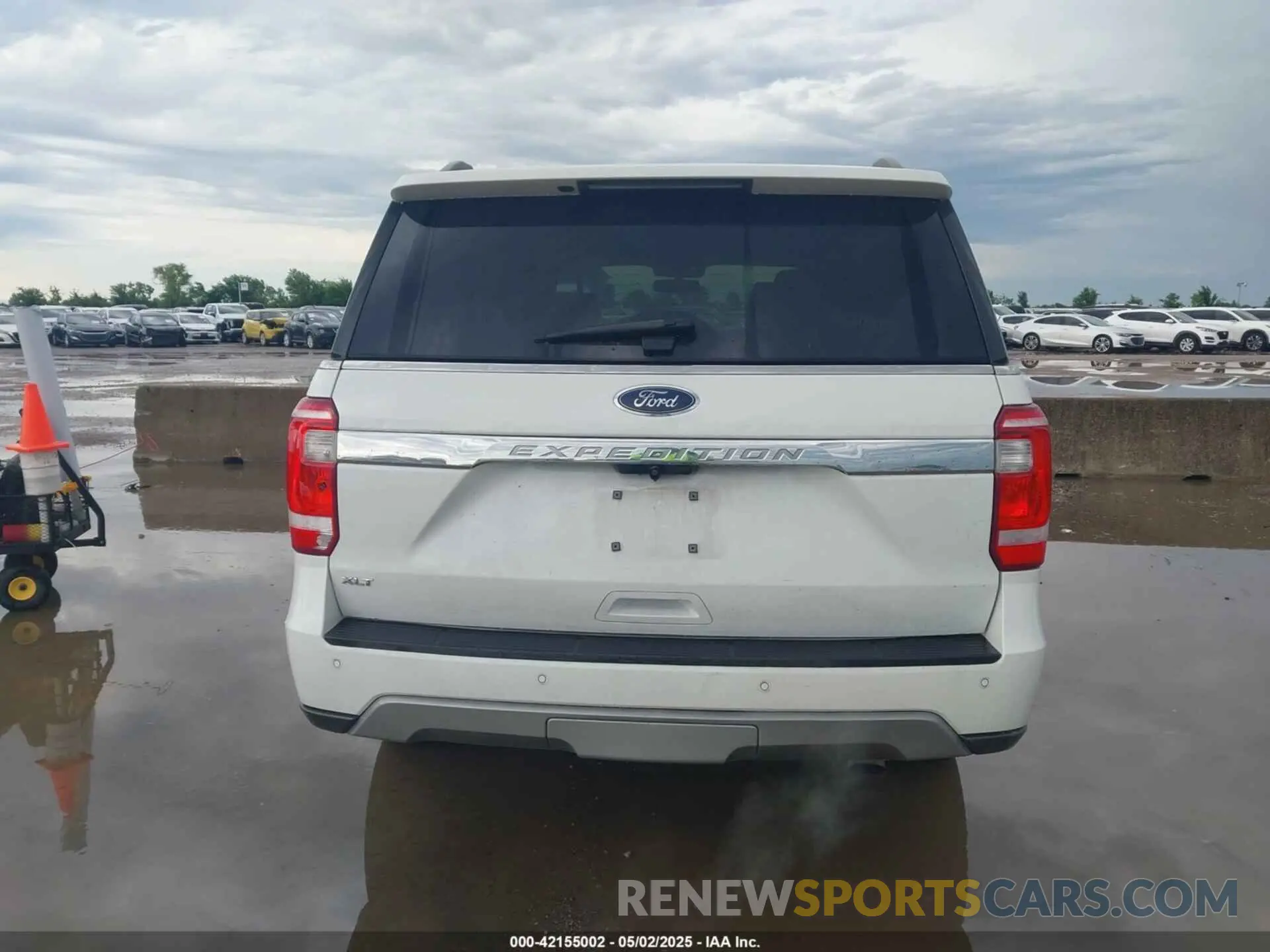 16 Photograph of a damaged car 1FMJU1HT7LEA80672 FORD EXPEDITION 2020