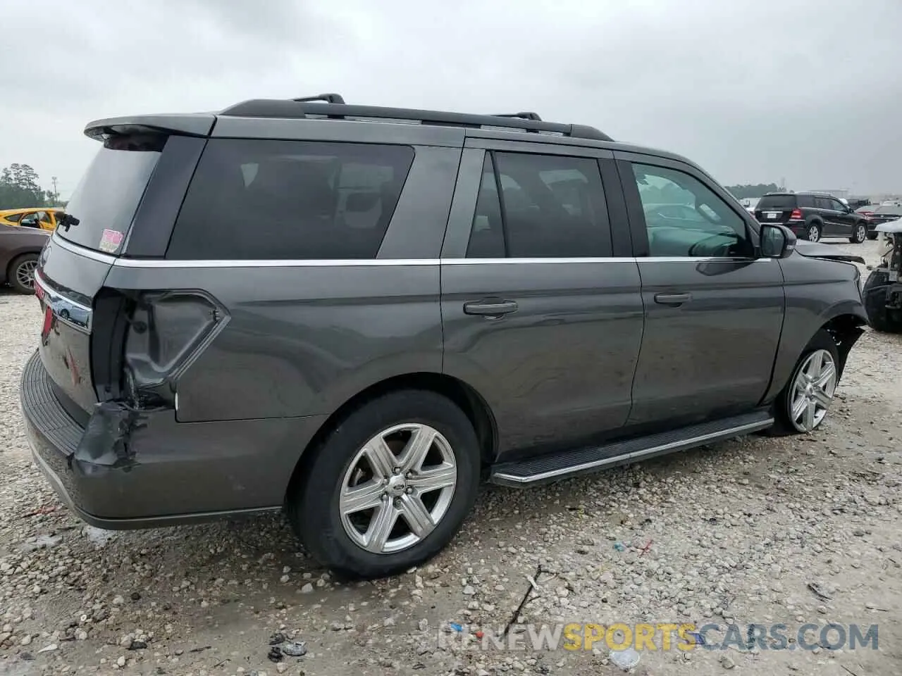 3 Photograph of a damaged car 1FMJU1HTXLEA15010 FORD EXPEDITION 2020