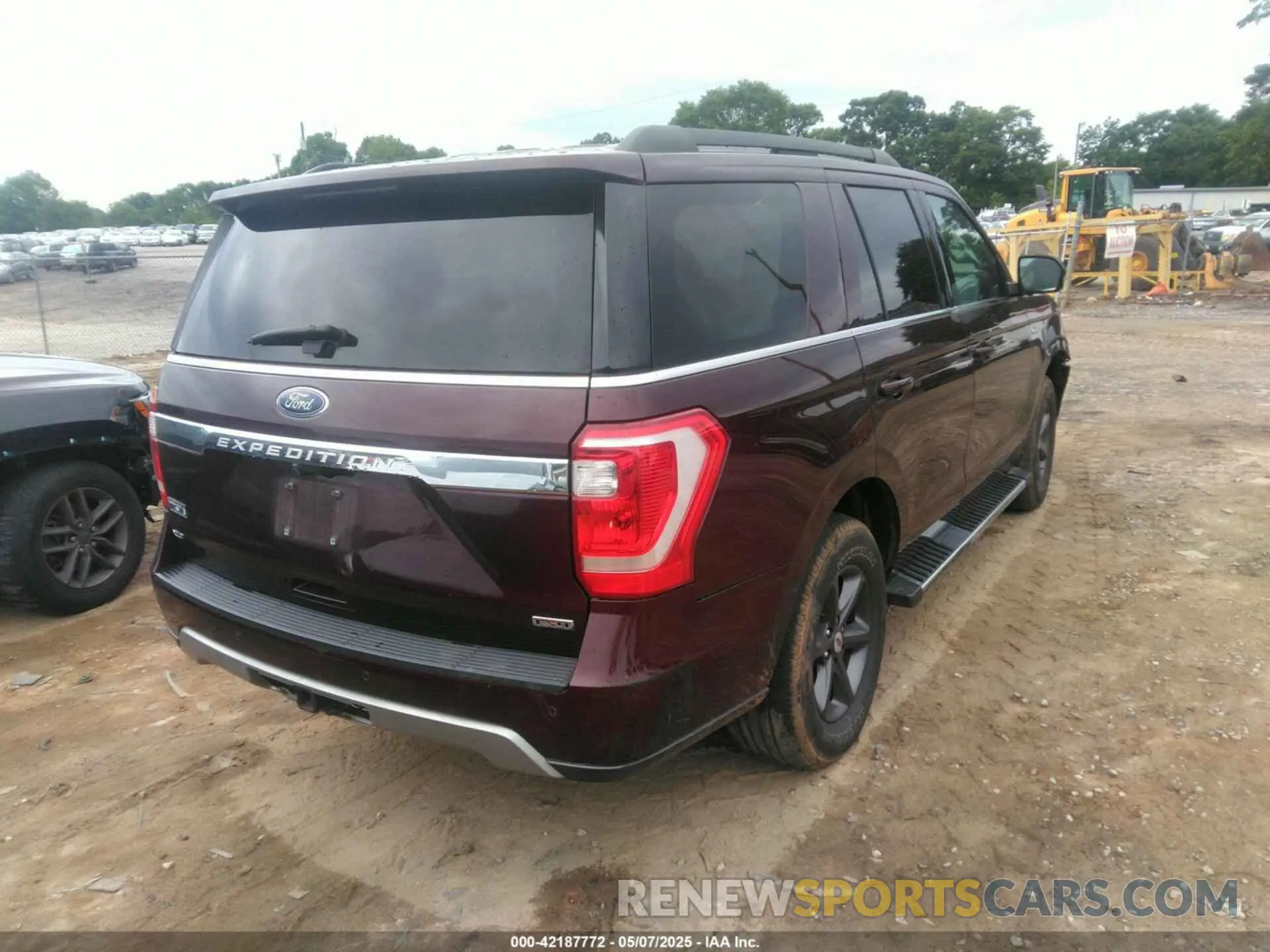 4 Photograph of a damaged car 1FMJU1JT0LEA07072 FORD EXPEDITION 2020