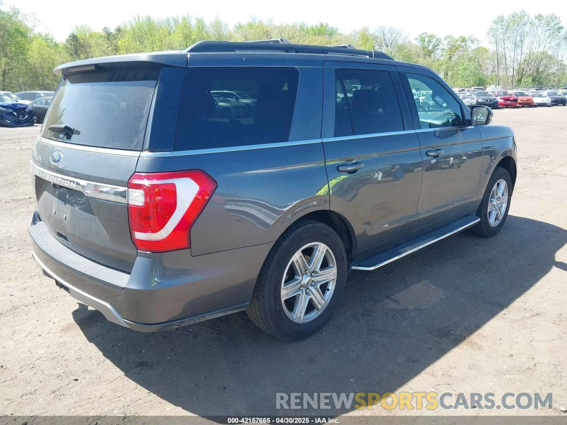 4 Photograph of a damaged car 1FMJU1JT2LEA72246 FORD EXPEDITION 2020