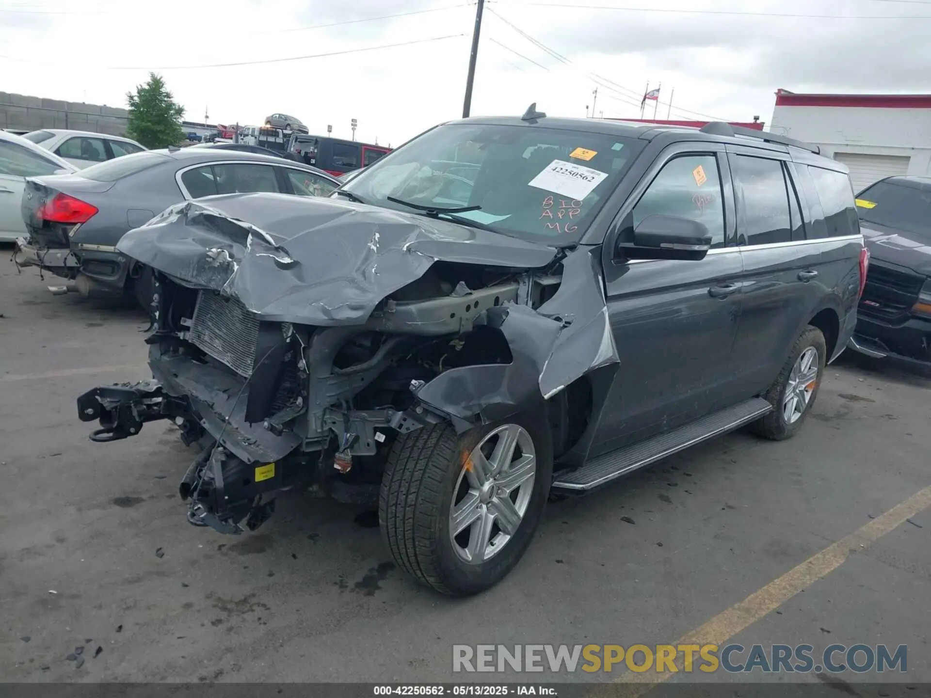 2 Photograph of a damaged car 1FMJU1JT8LEA13492 FORD EXPEDITION 2020