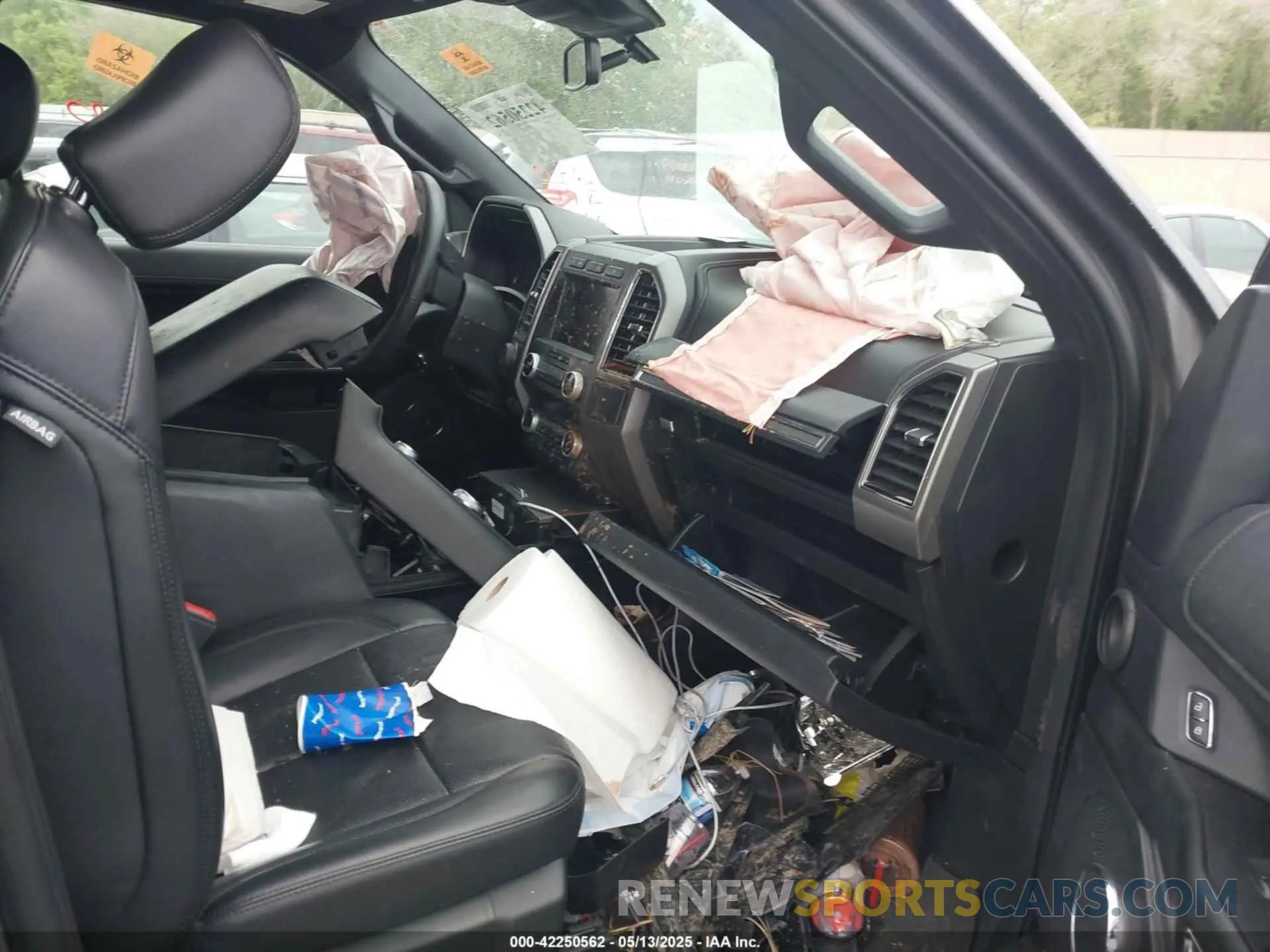 5 Photograph of a damaged car 1FMJU1JT8LEA13492 FORD EXPEDITION 2020