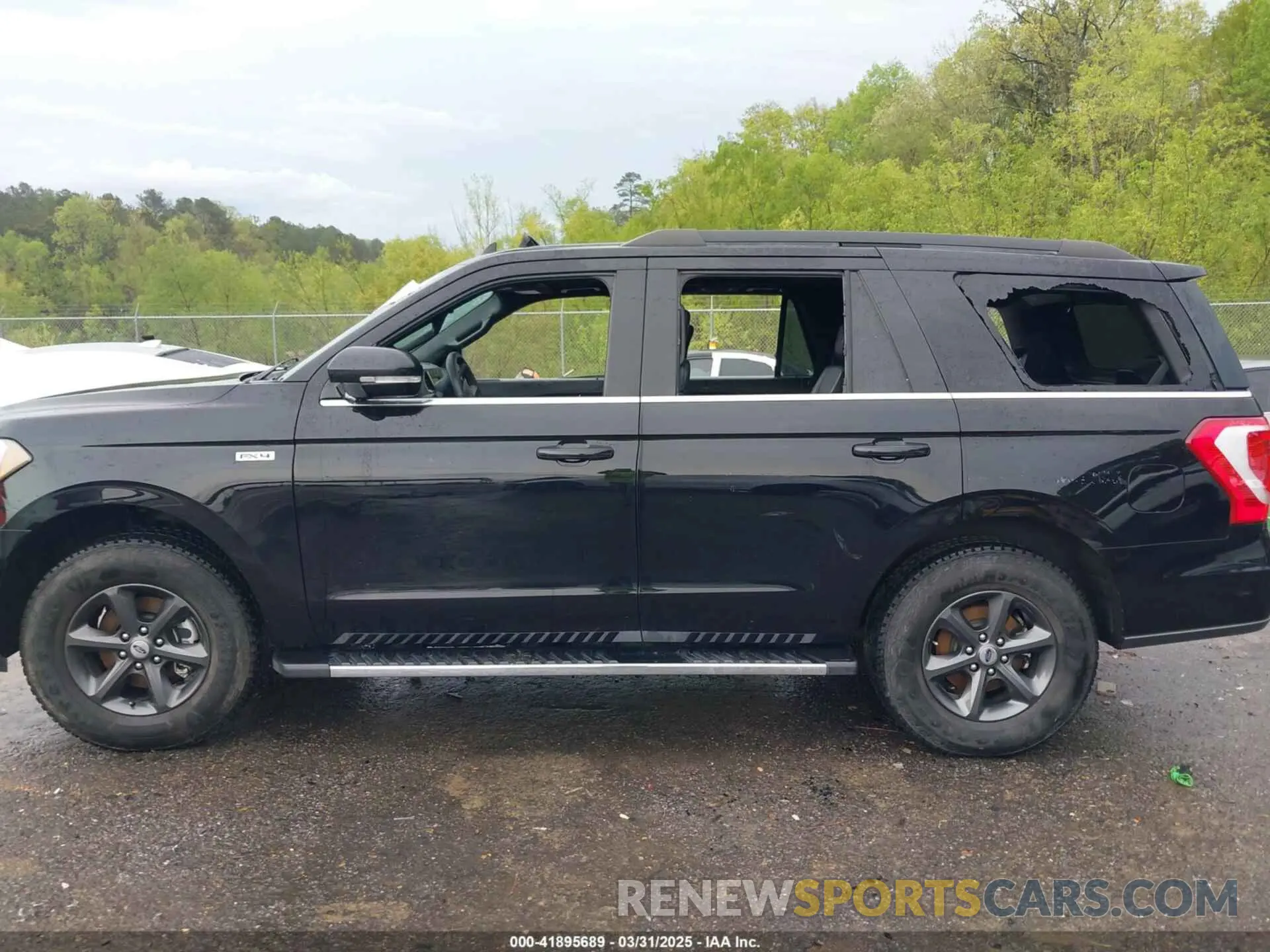 13 Photograph of a damaged car 1FMJU1JTXLEA72561 FORD EXPEDITION 2020