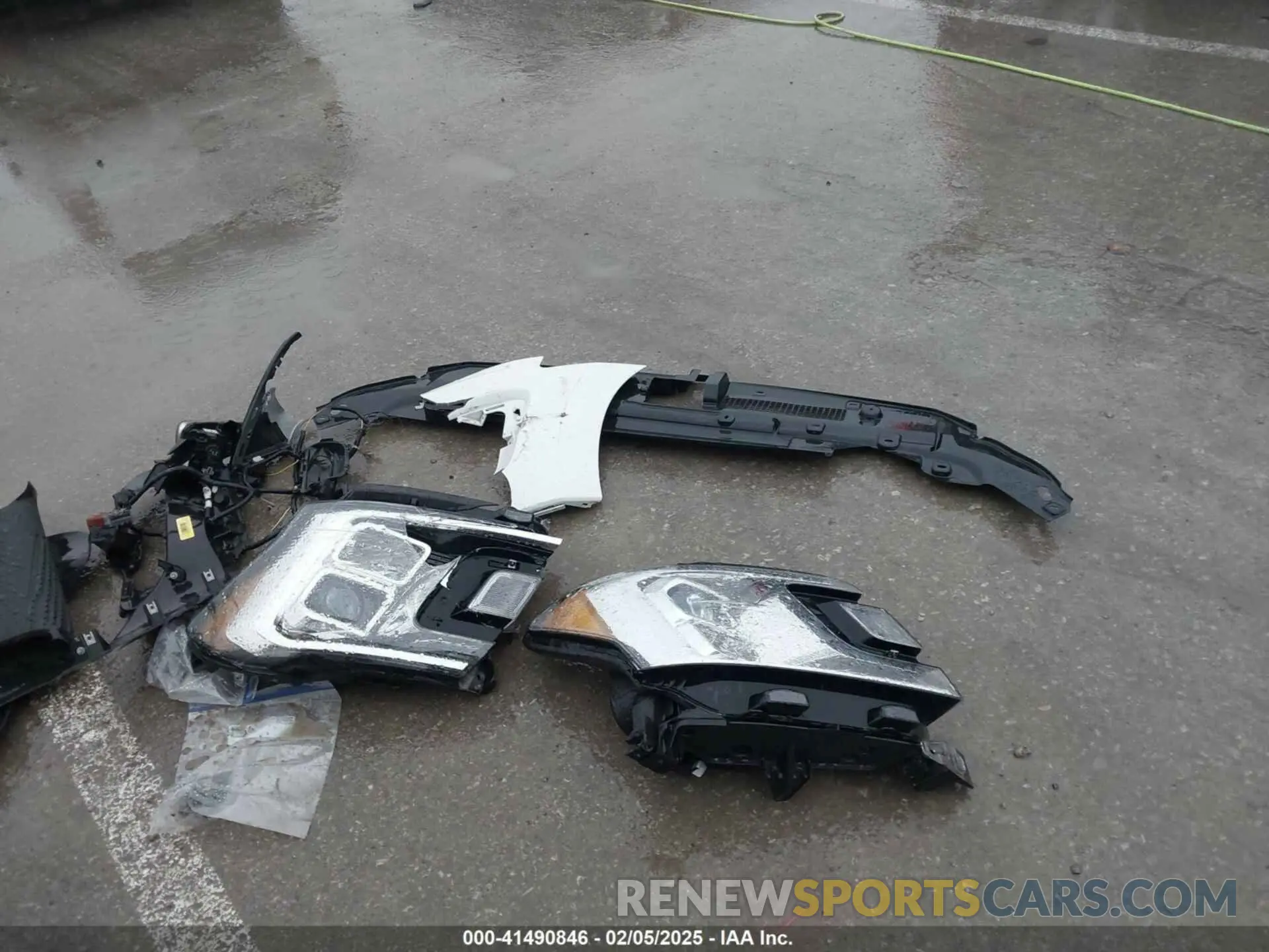 12 Photograph of a damaged car 1FMJU1JTXLEA83642 FORD EXPEDITION 2020