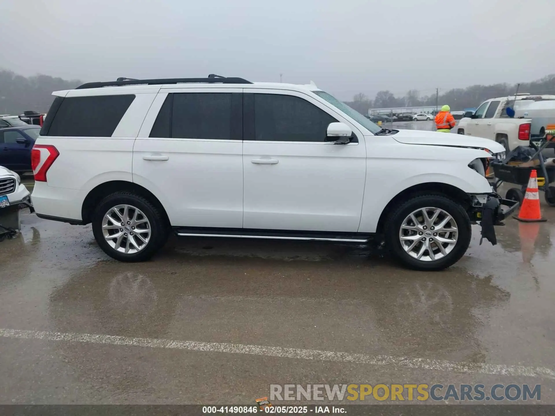 14 Photograph of a damaged car 1FMJU1JTXLEA83642 FORD EXPEDITION 2020