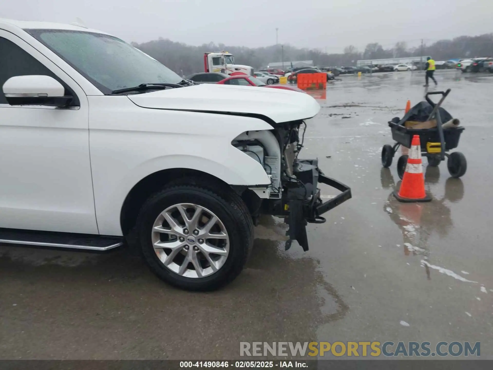 19 Photograph of a damaged car 1FMJU1JTXLEA83642 FORD EXPEDITION 2020