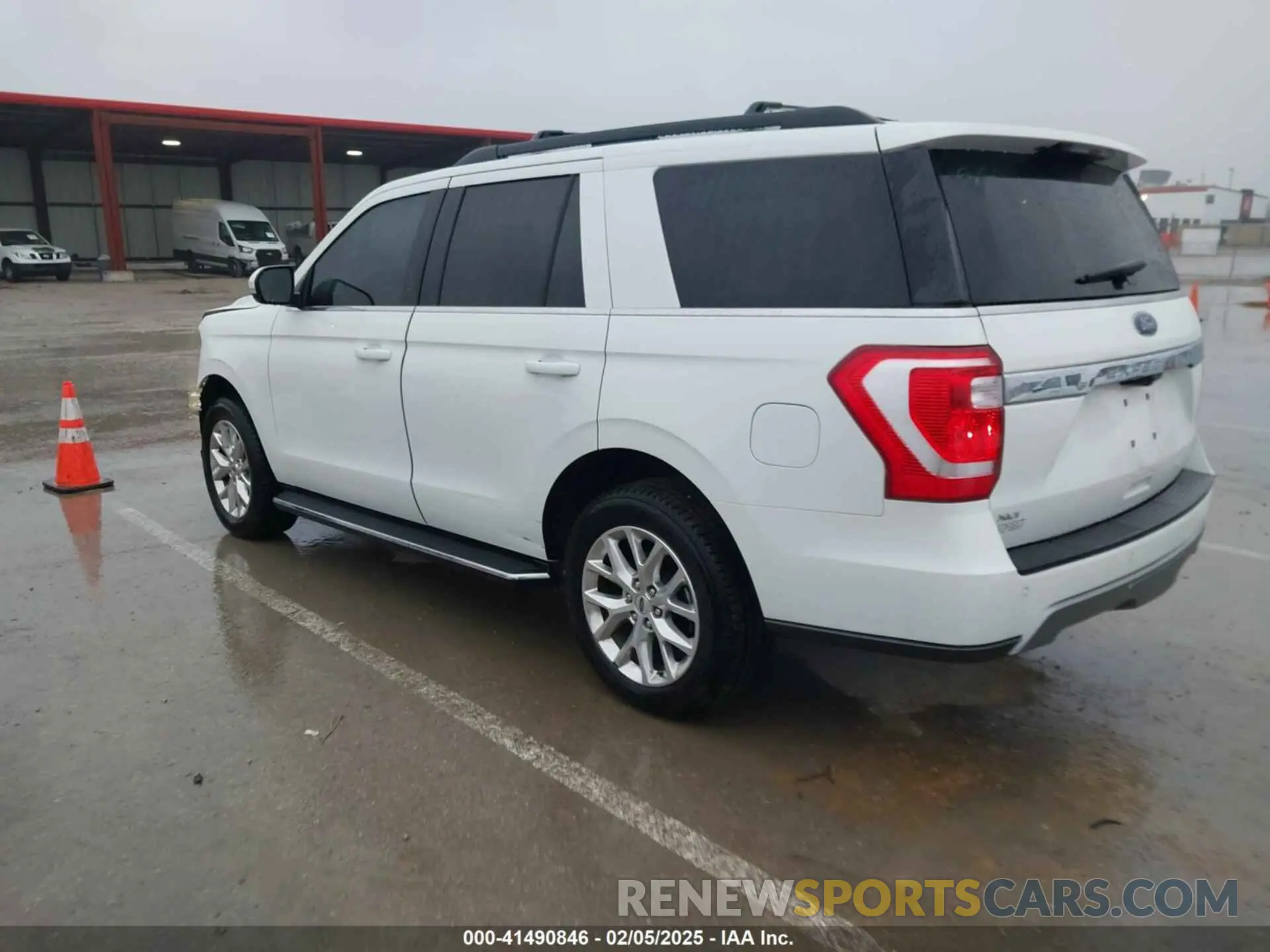 3 Photograph of a damaged car 1FMJU1JTXLEA83642 FORD EXPEDITION 2020