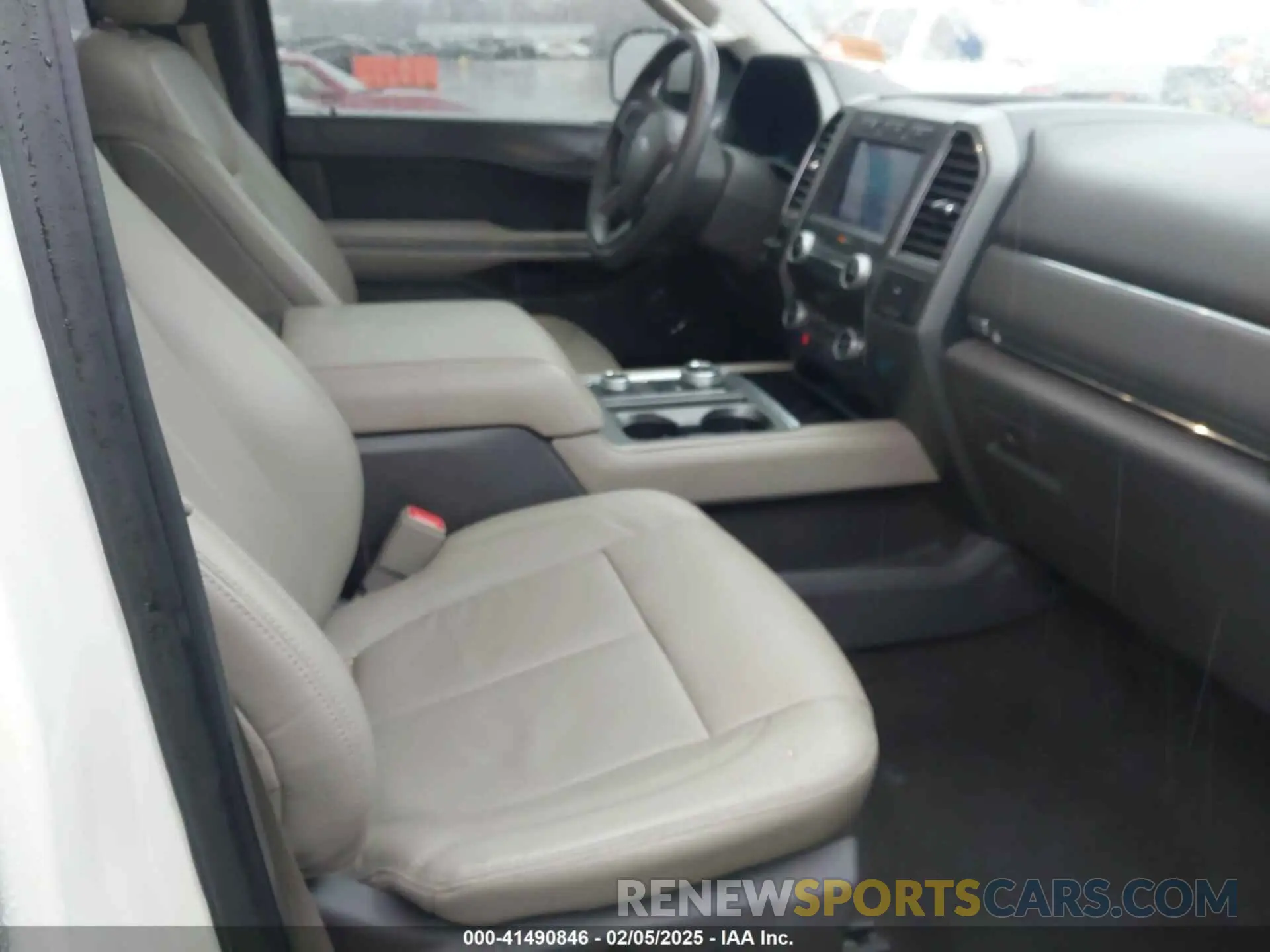 5 Photograph of a damaged car 1FMJU1JTXLEA83642 FORD EXPEDITION 2020