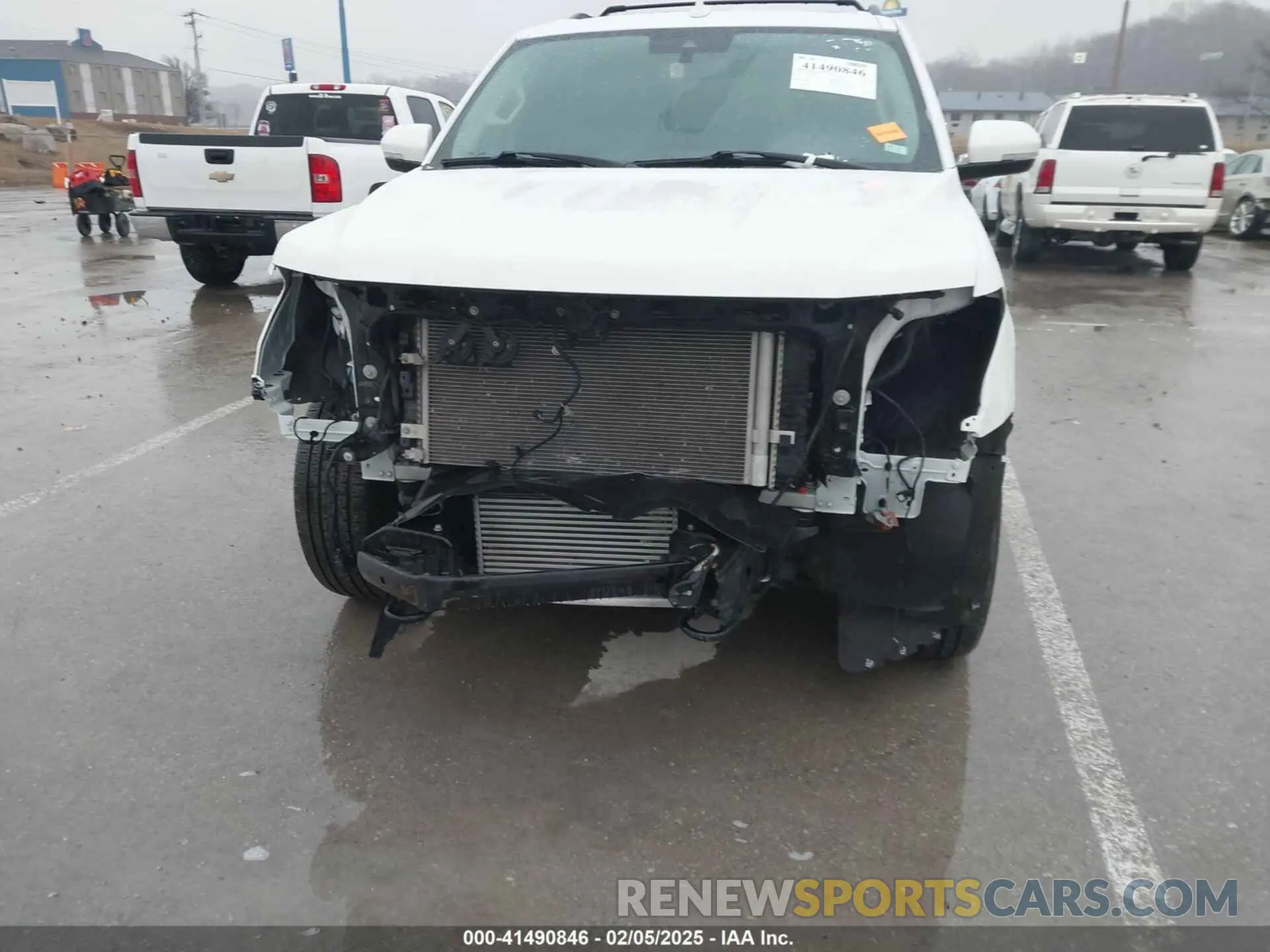 6 Photograph of a damaged car 1FMJU1JTXLEA83642 FORD EXPEDITION 2020