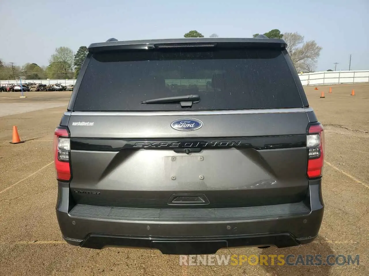 6 Photograph of a damaged car 1FMJU1KT9LEB01563 FORD EXPEDITION 2020