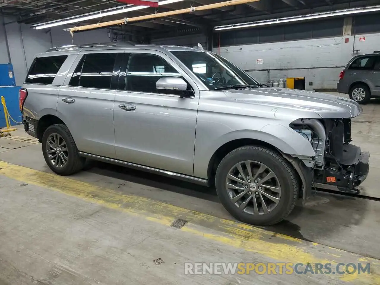 4 Photograph of a damaged car 1FMJU2AT0LEA68797 FORD EXPEDITION 2020