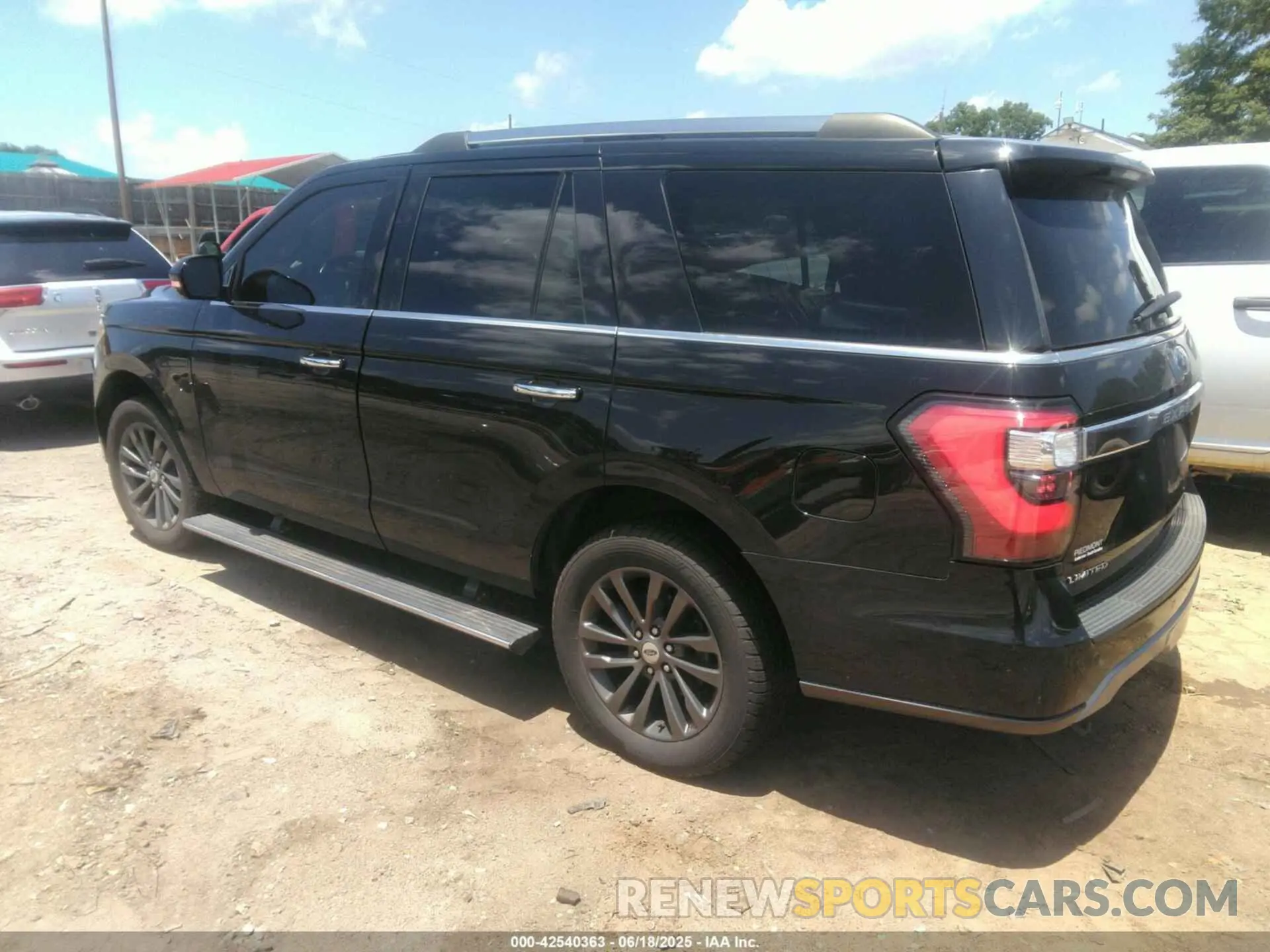 3 Photograph of a damaged car 1FMJU2AT3LEA21666 FORD EXPEDITION 2020