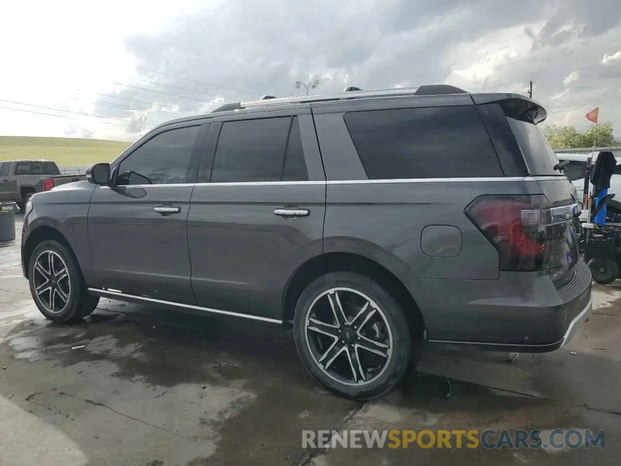 2 Photograph of a damaged car 1FMJU2AT9LEA92452 FORD EXPEDITION 2020
