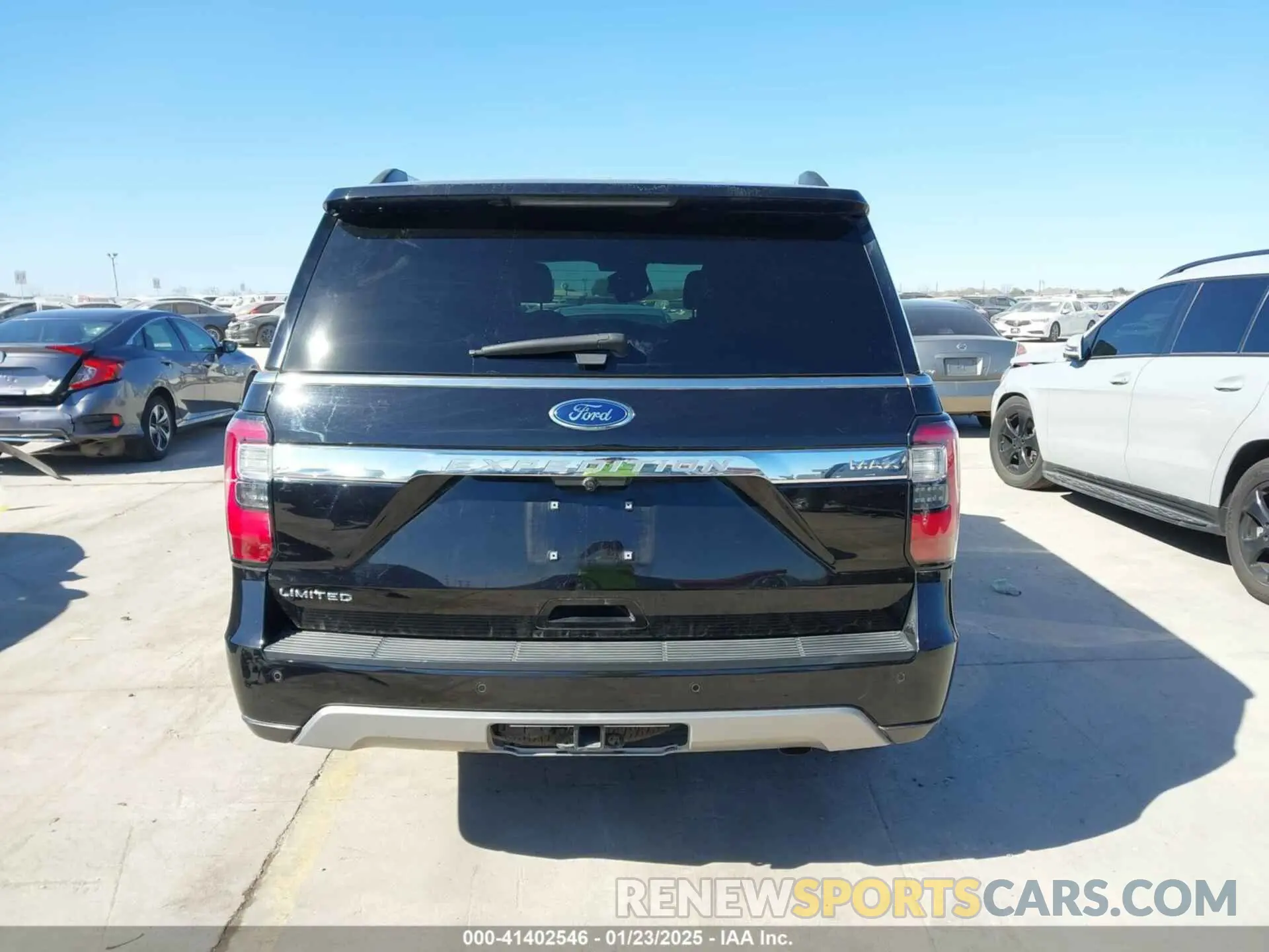 17 Photograph of a damaged car 1FMJK1KT3MEA25300 FORD EXPEDITION 2021