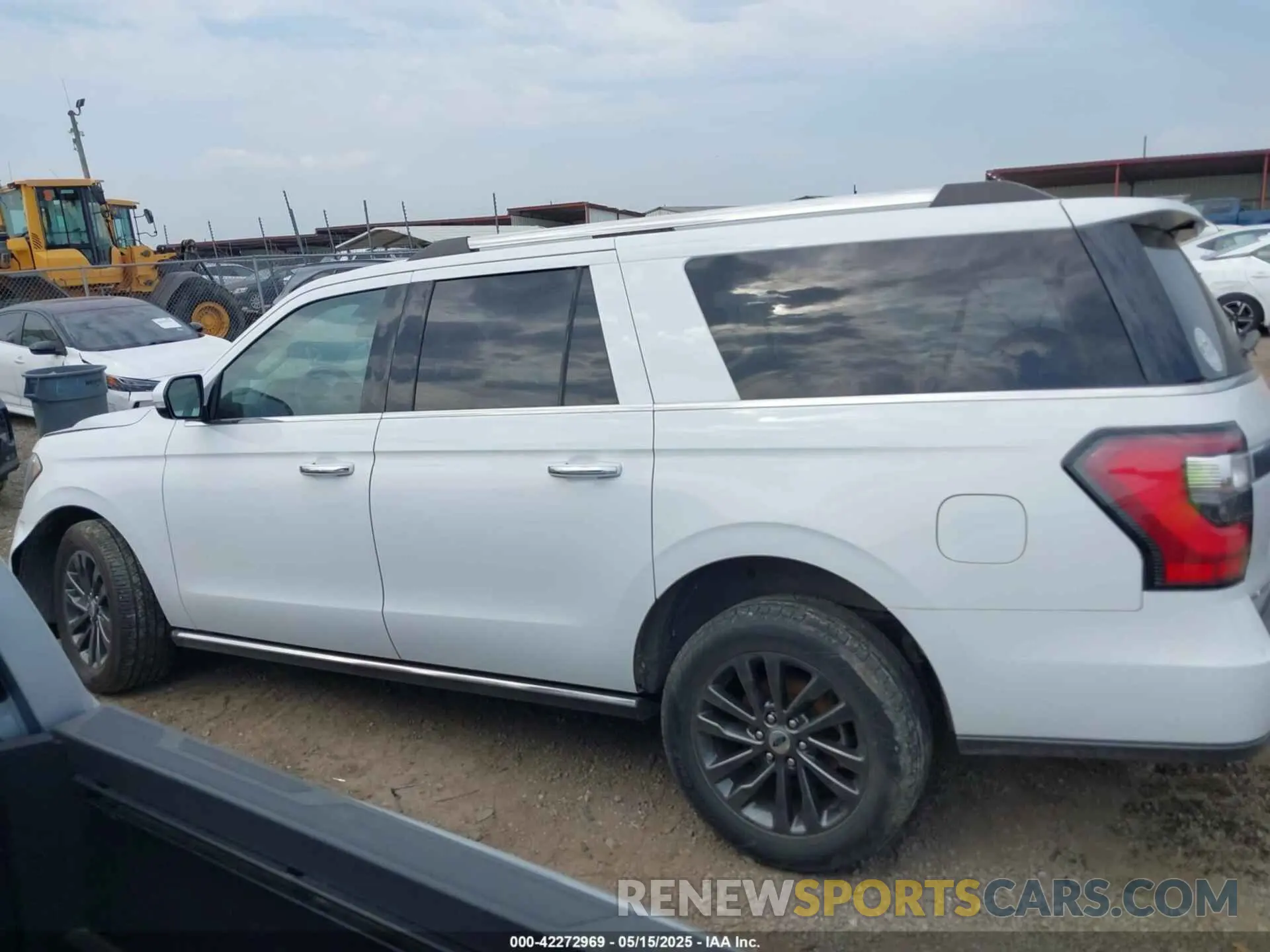 15 Photograph of a damaged car 1FMJK1KT8MEA18505 FORD EXPEDITION 2021